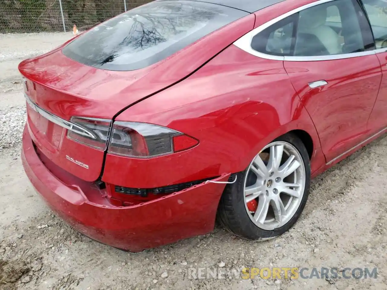 9 Photograph of a damaged car 5YJSA1E48LF412356 TESLA MODEL S 2020