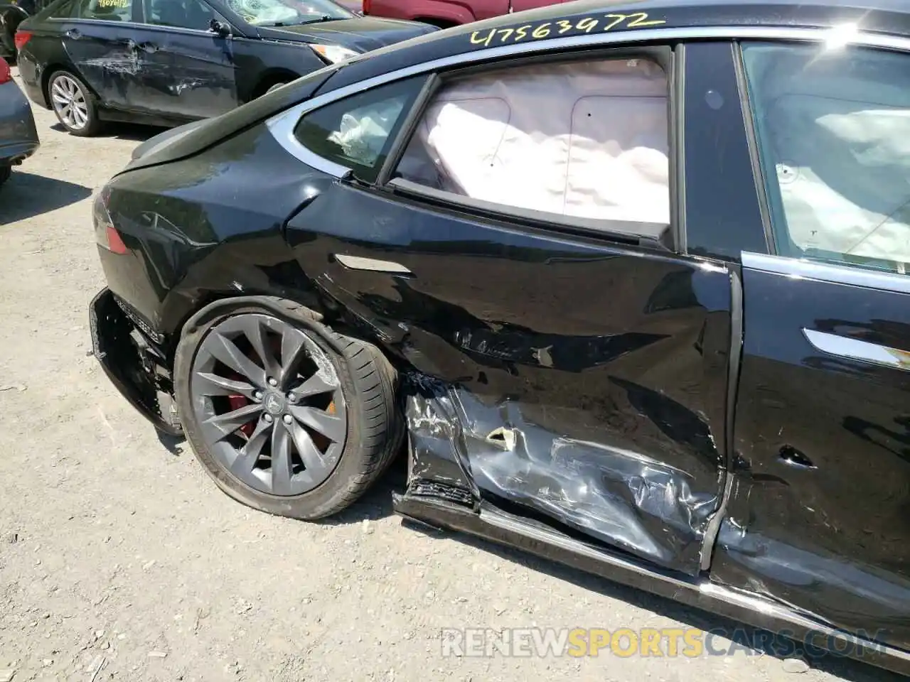 9 Photograph of a damaged car 5YJSA1E4XLF390814 TESLA MODEL S 2020