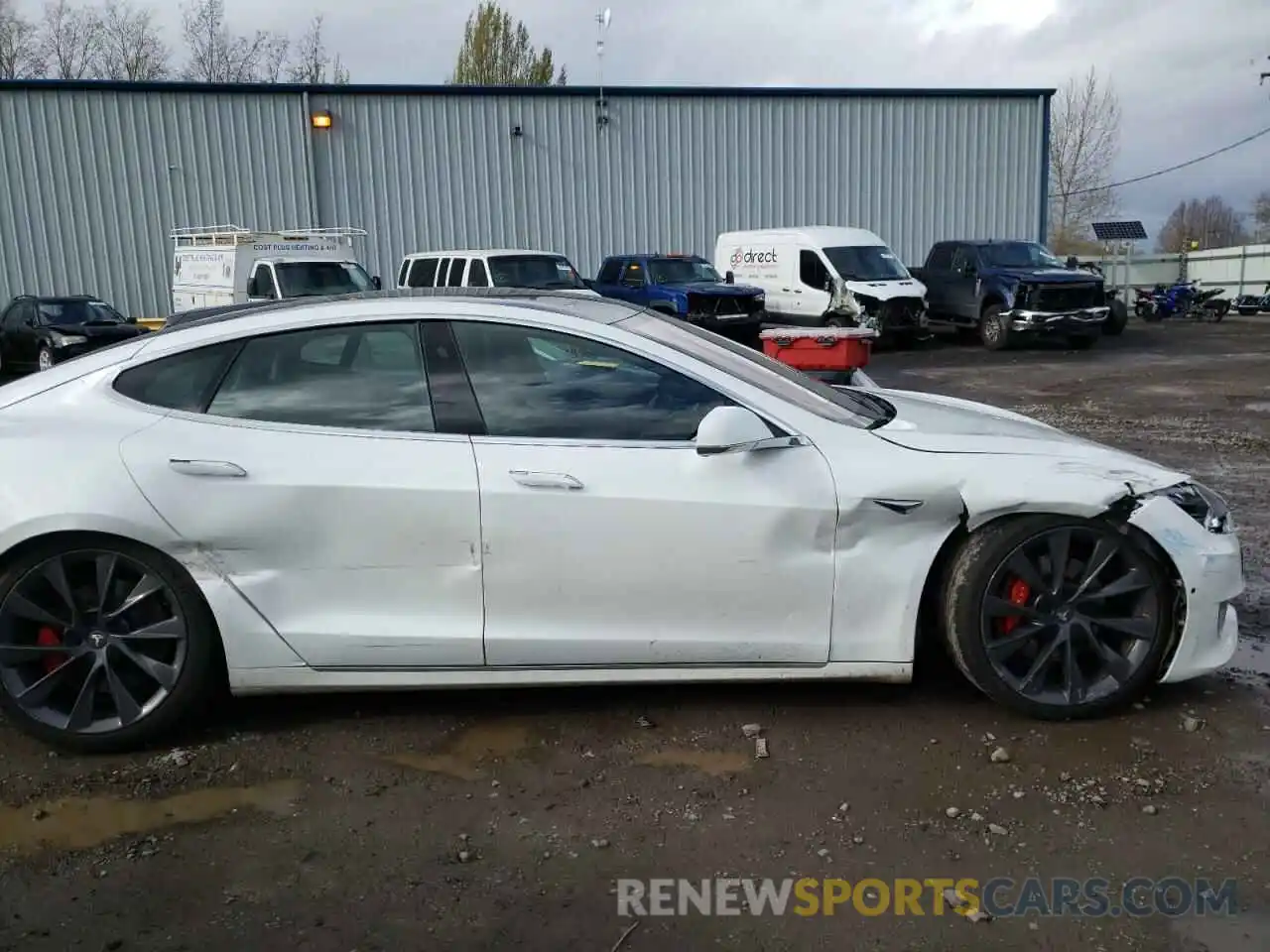 9 Photograph of a damaged car 5YJSA1E4XLF390876 TESLA MODEL S 2020