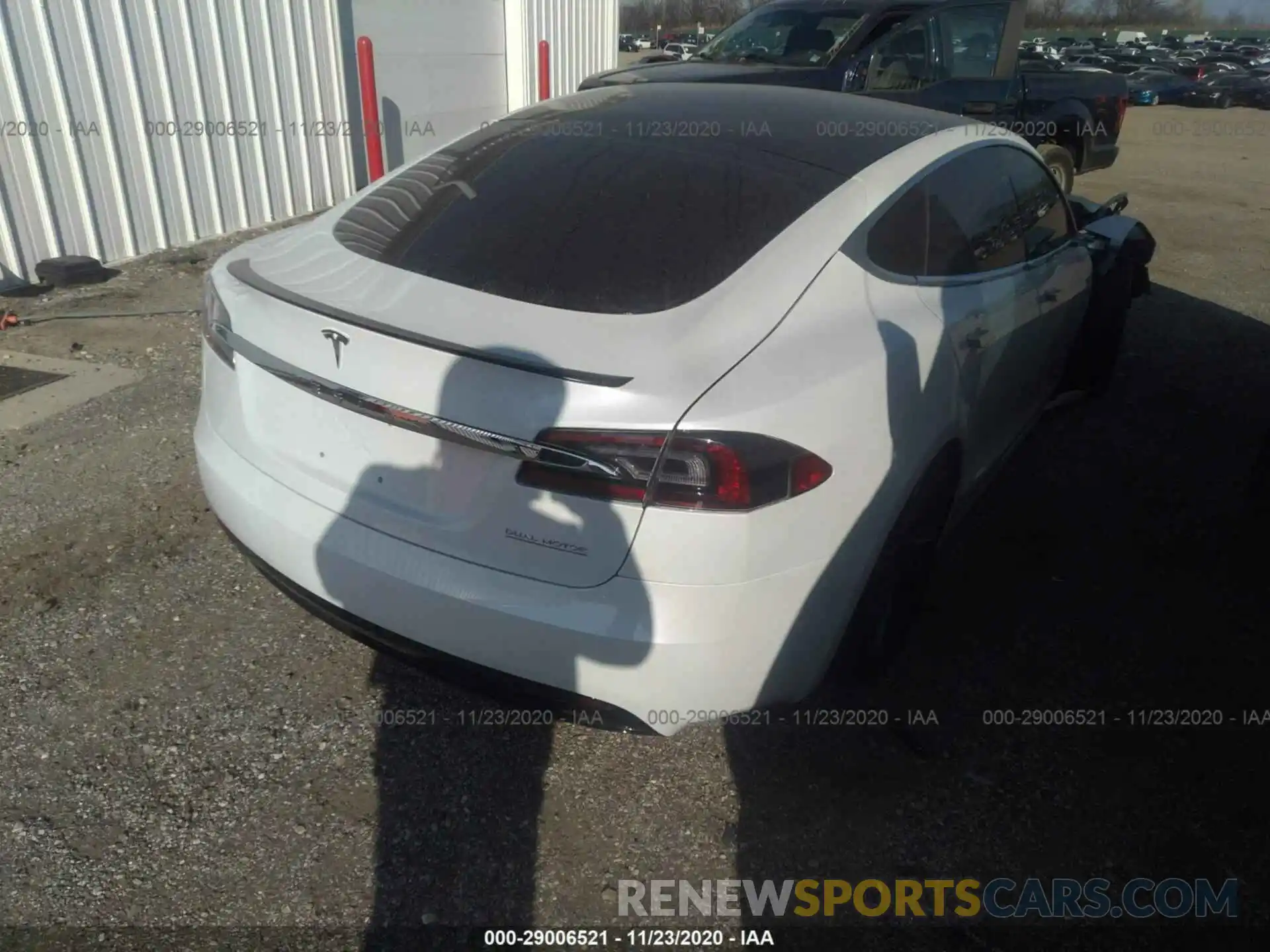 4 Photograph of a damaged car 5YJSA1E4XLF396483 TESLA MODEL S 2020