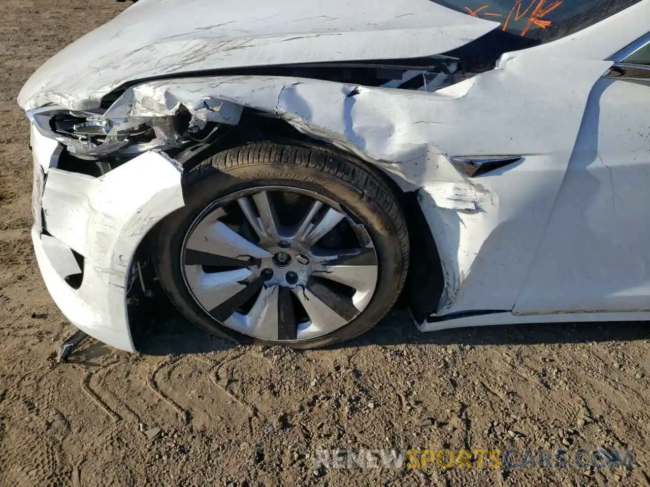 10 Photograph of a damaged car 5YJSA1E20MF425554 TESLA MODEL S 2021