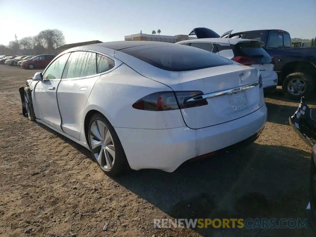 3 Photograph of a damaged car 5YJSA1E20MF425554 TESLA MODEL S 2021