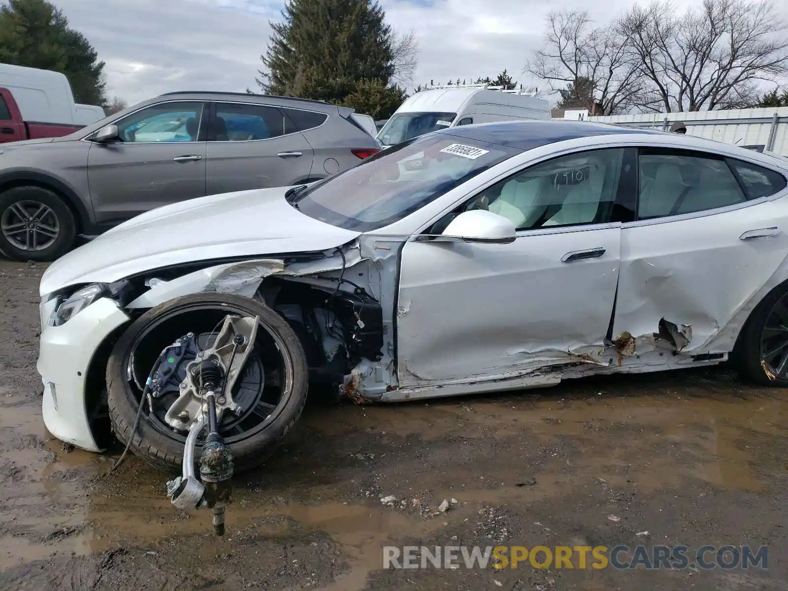 9 Photograph of a damaged car 5YJSA1E21MF426275 TESLA MODEL S 2021