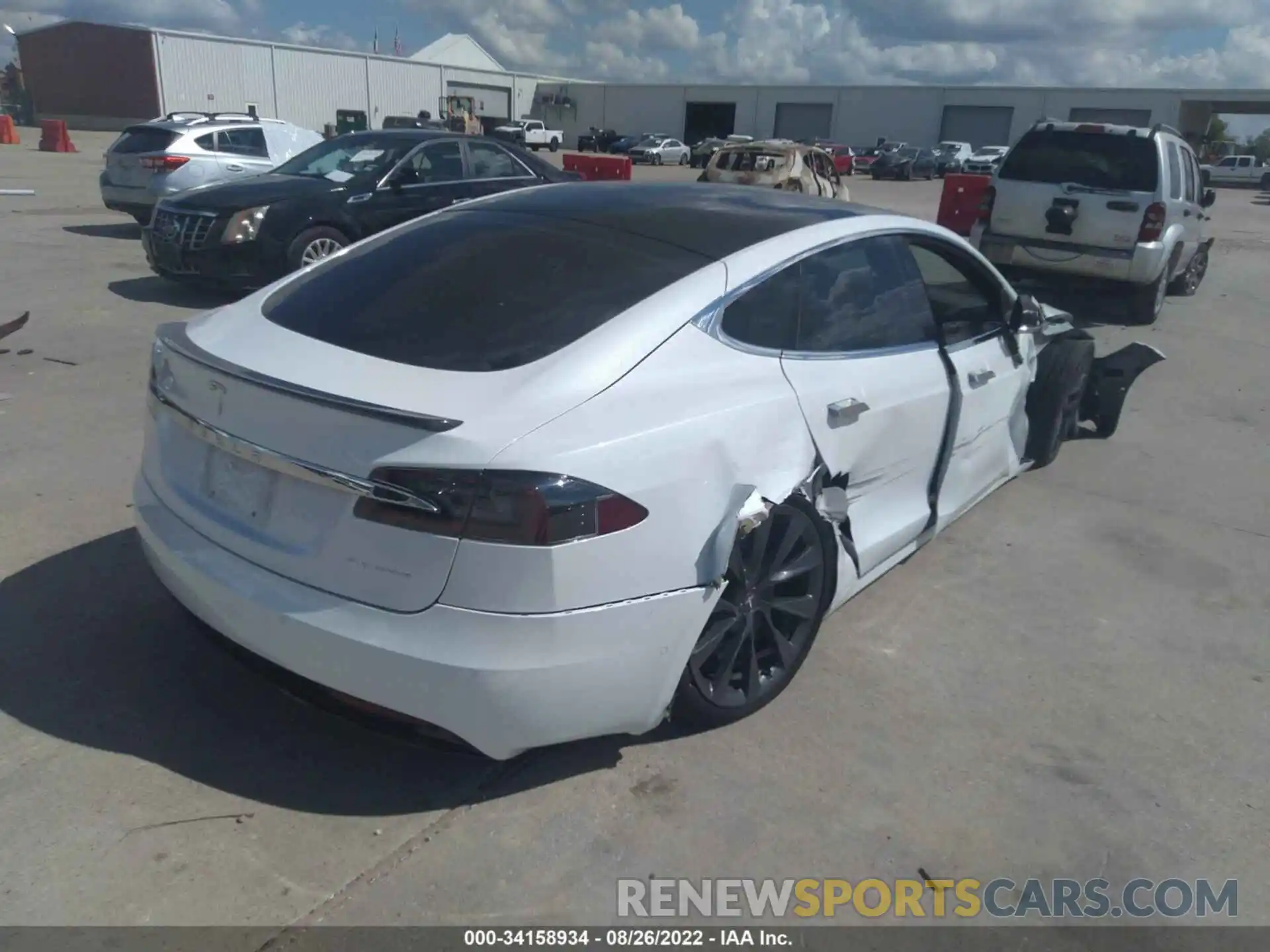 4 Photograph of a damaged car 5YJSA1E22MF423871 TESLA MODEL S 2021