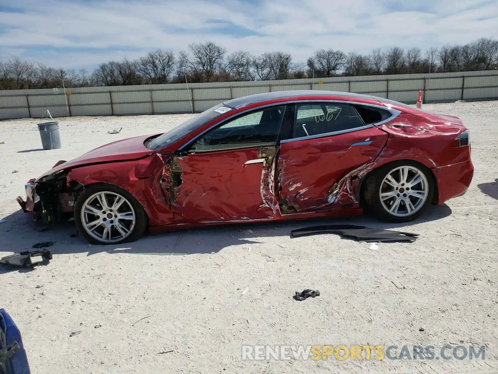 9 Photograph of a damaged car 5YJSA1E22MF424096 TESLA MODEL S 2021