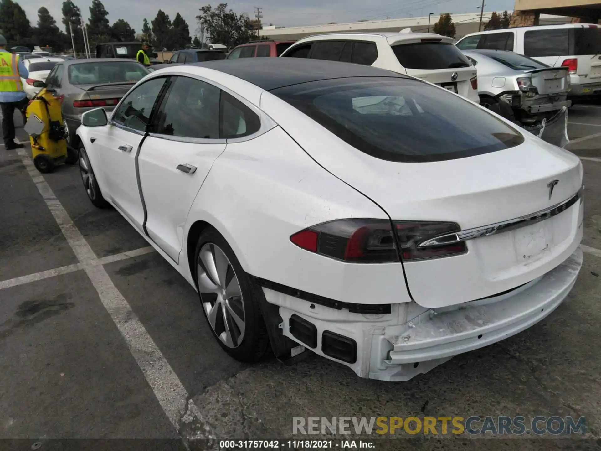 3 Photograph of a damaged car 5YJSA1E22MF425202 TESLA MODEL S 2021