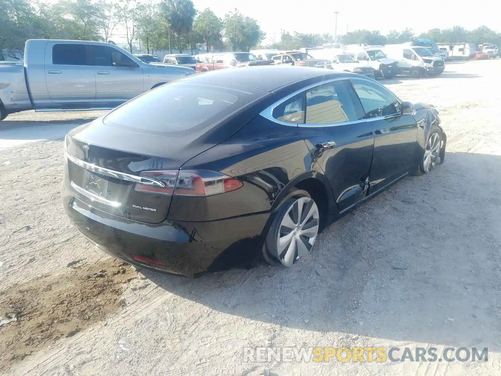 4 Photograph of a damaged car 5YJSA1E22MF426592 TESLA MODEL S 2021