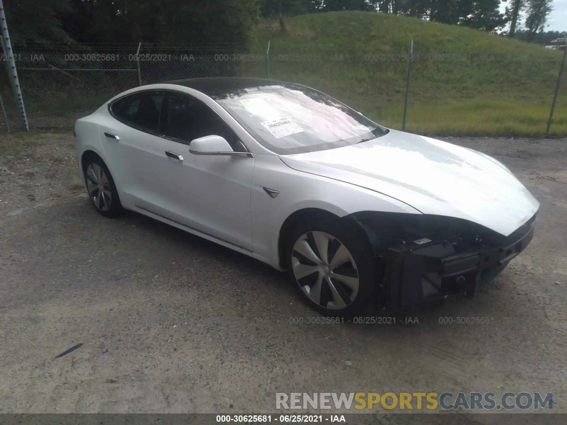 1 Photograph of a damaged car 5YJSA1E24MF425041 TESLA MODEL S 2021