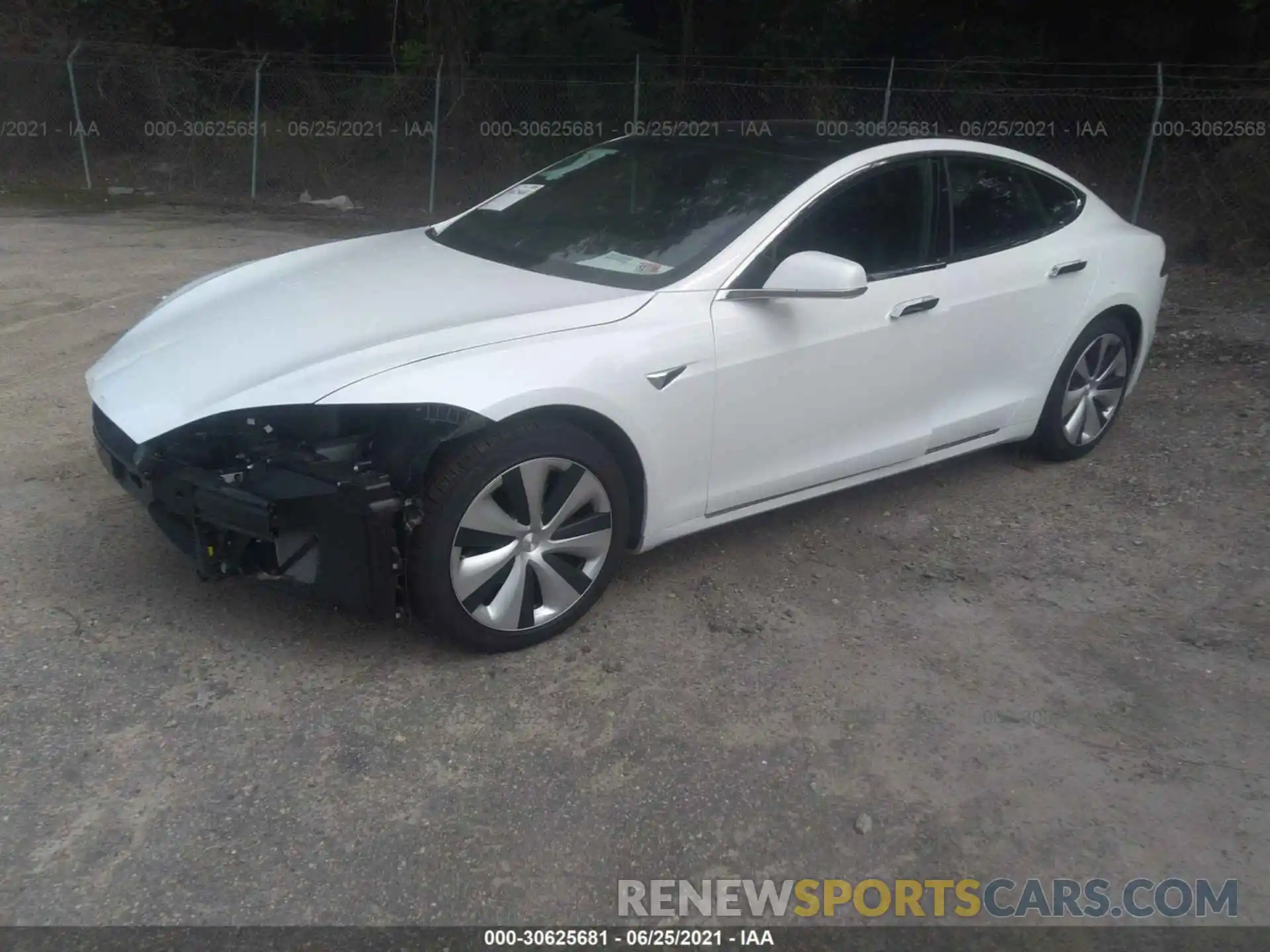 2 Photograph of a damaged car 5YJSA1E24MF425041 TESLA MODEL S 2021