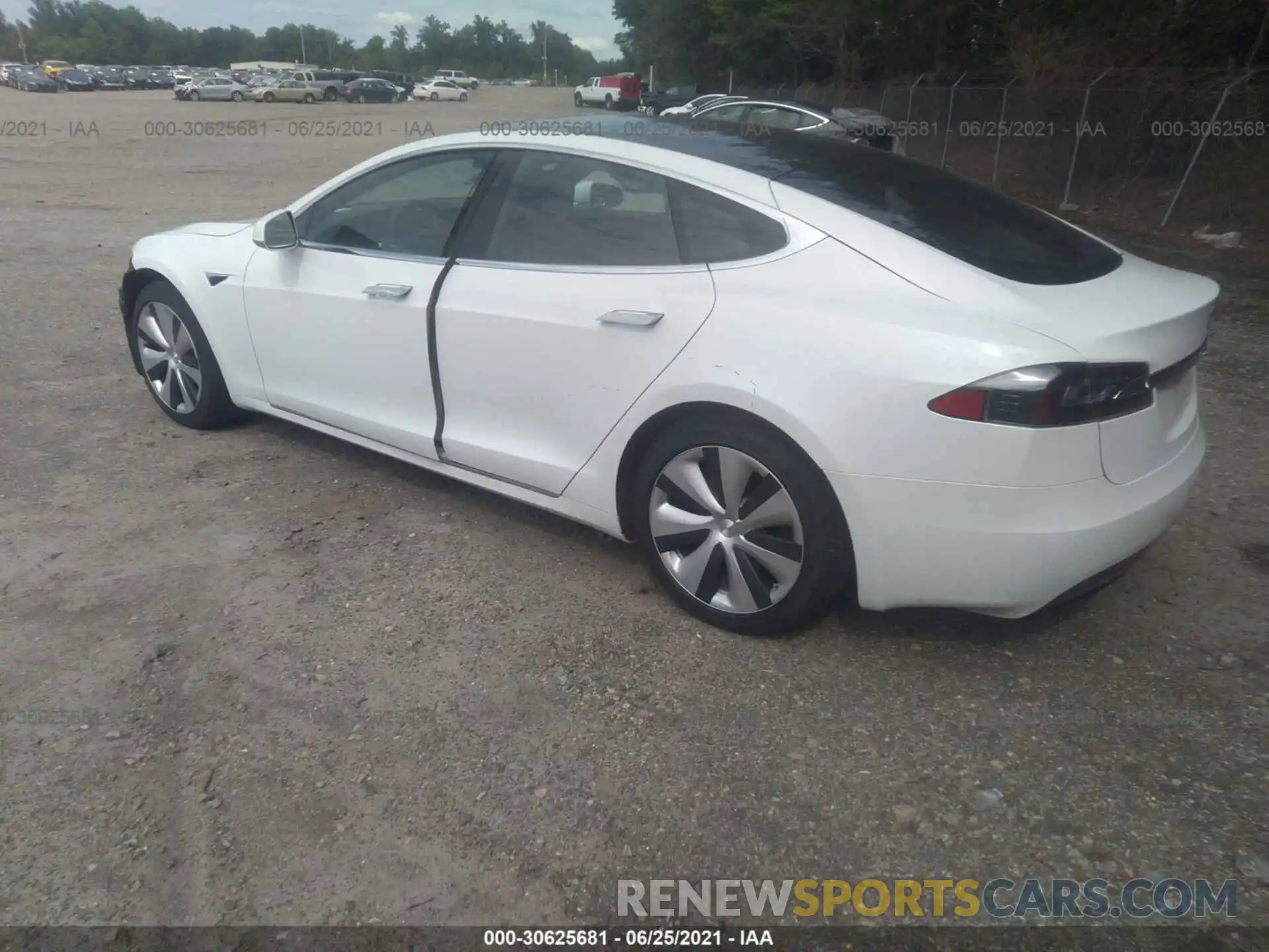 3 Photograph of a damaged car 5YJSA1E24MF425041 TESLA MODEL S 2021