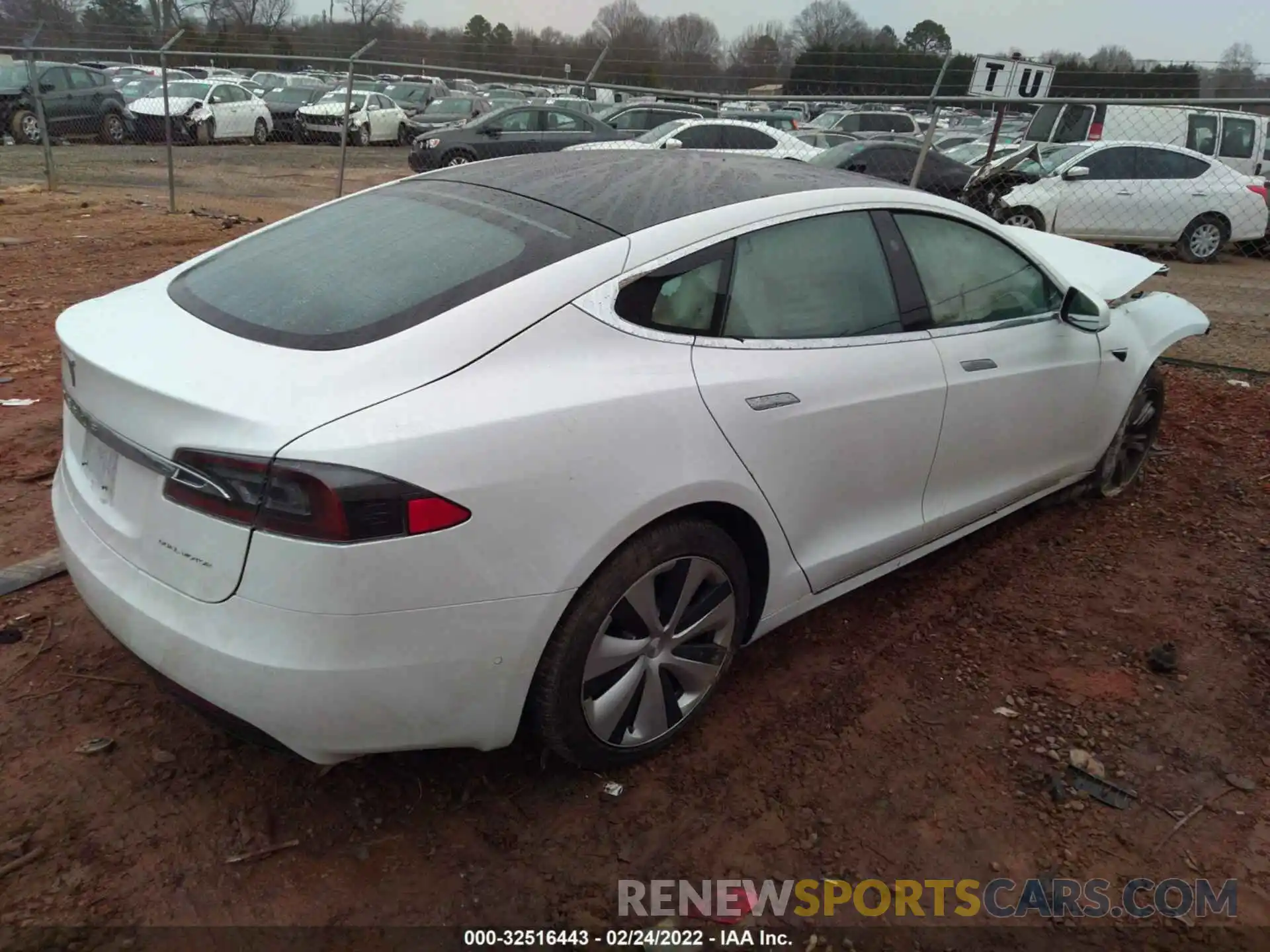 4 Photograph of a damaged car 5YJSA1E25MF424061 TESLA MODEL S 2021