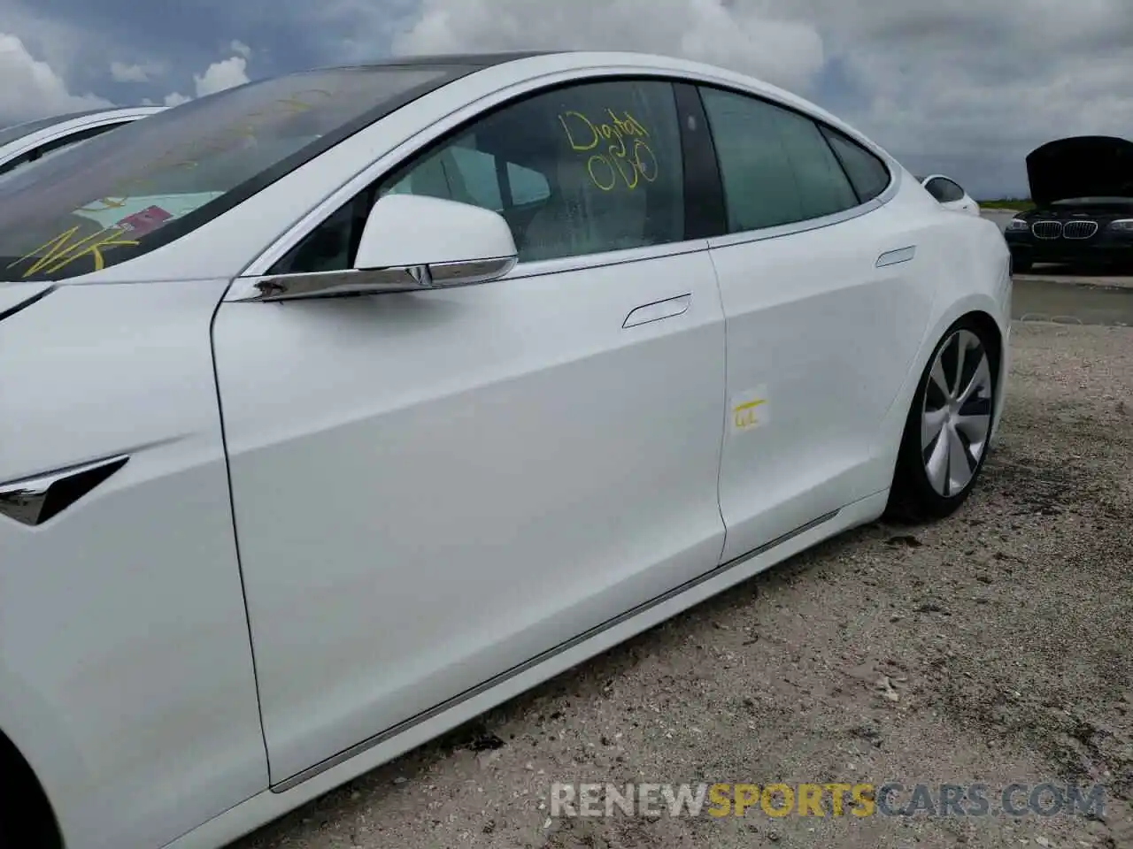 9 Photograph of a damaged car 5YJSA1E25MF425940 TESLA MODEL S 2021