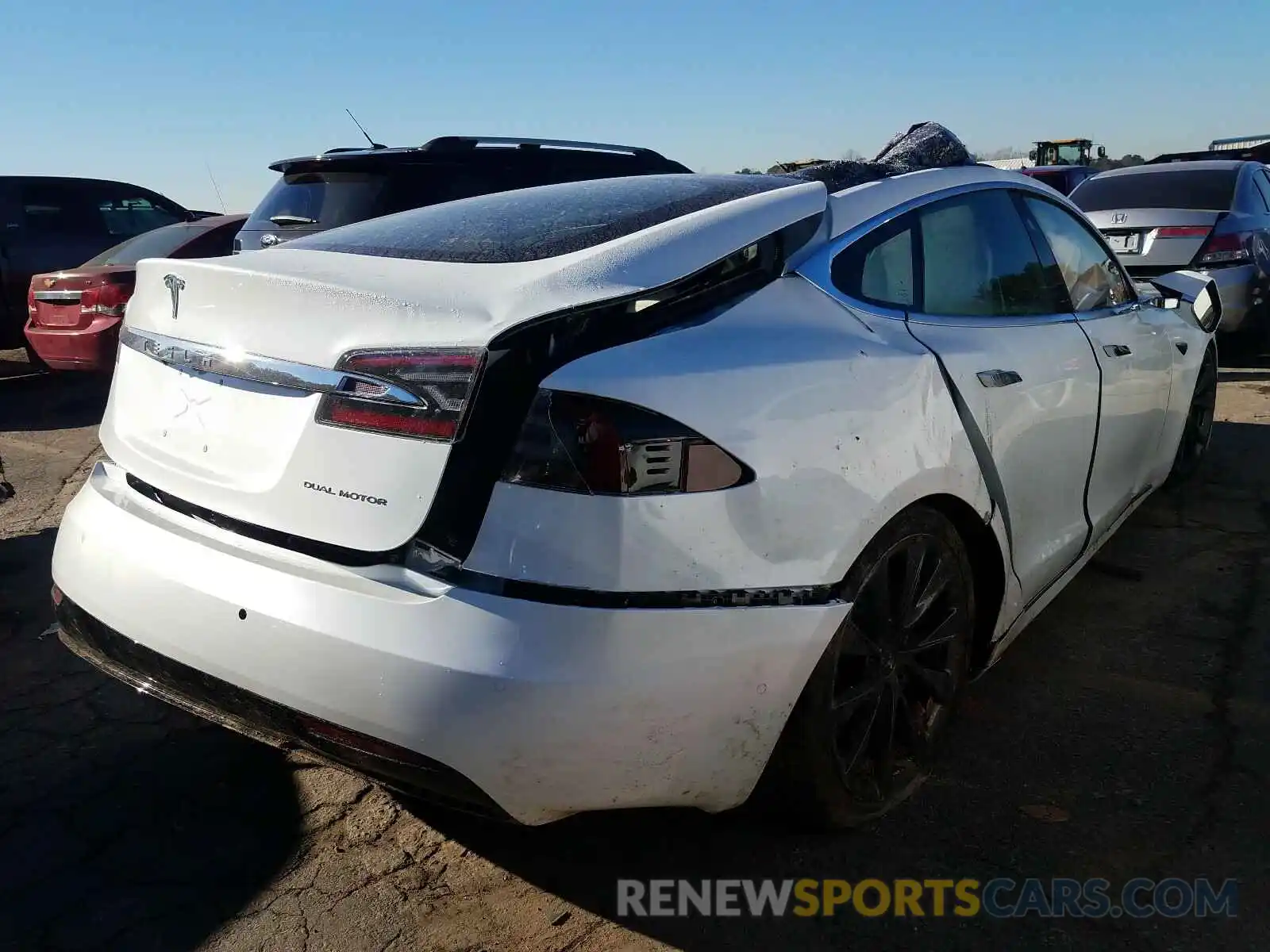 4 Photograph of a damaged car 5YJSA1E26MF424232 TESLA MODEL S 2021