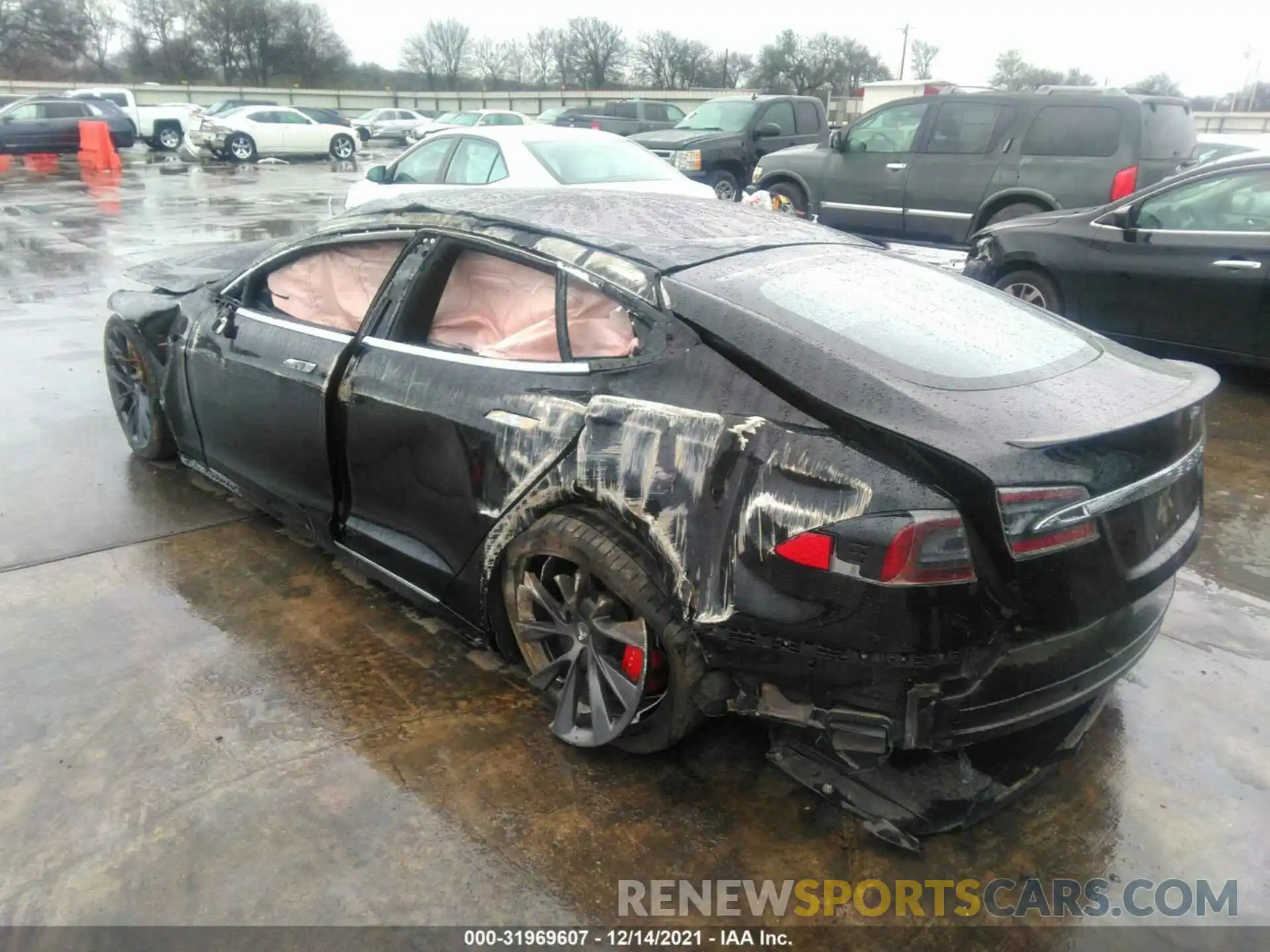 3 Photograph of a damaged car 5YJSA1E41MF426925 TESLA MODEL S 2021