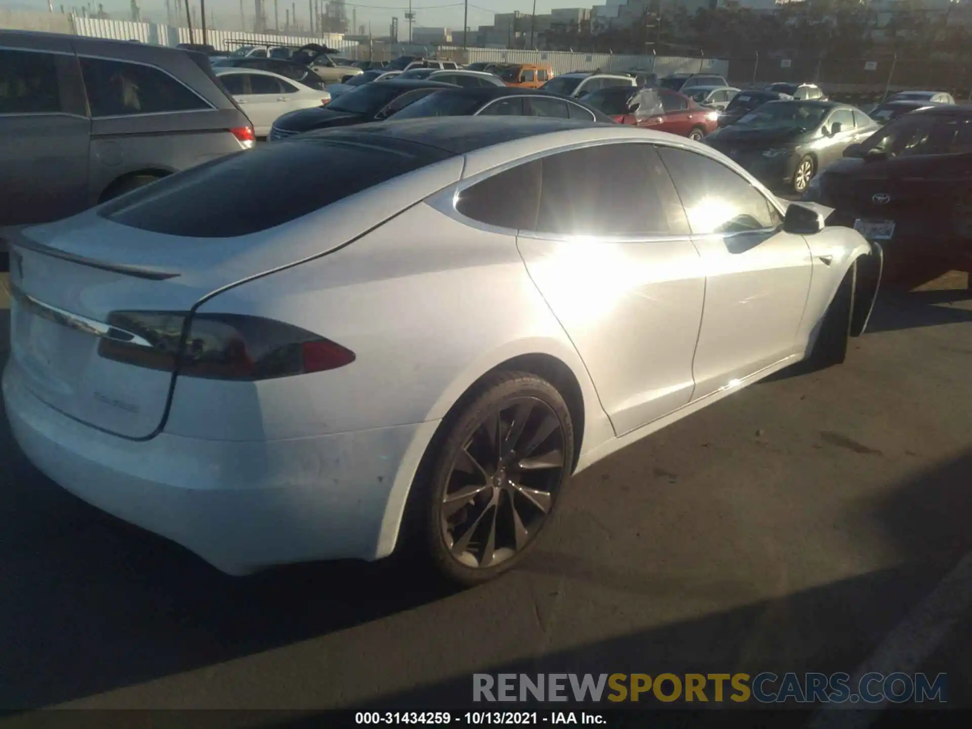 4 Фотография поврежденного автомобиля 5YJSA1E44MF427857 TESLA MODEL S 2021