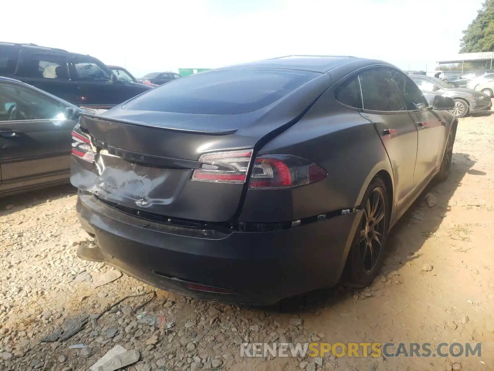 4 Photograph of a damaged car 5YJSA1E47MF424306 TESLA MODEL S 2021