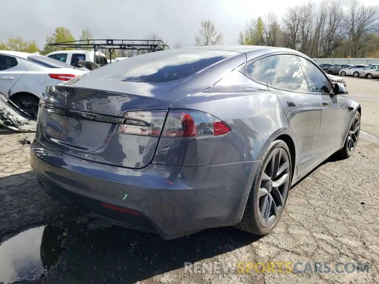 4 Photograph of a damaged car 5YJSA1E50MF433602 TESLA MODEL S 2021