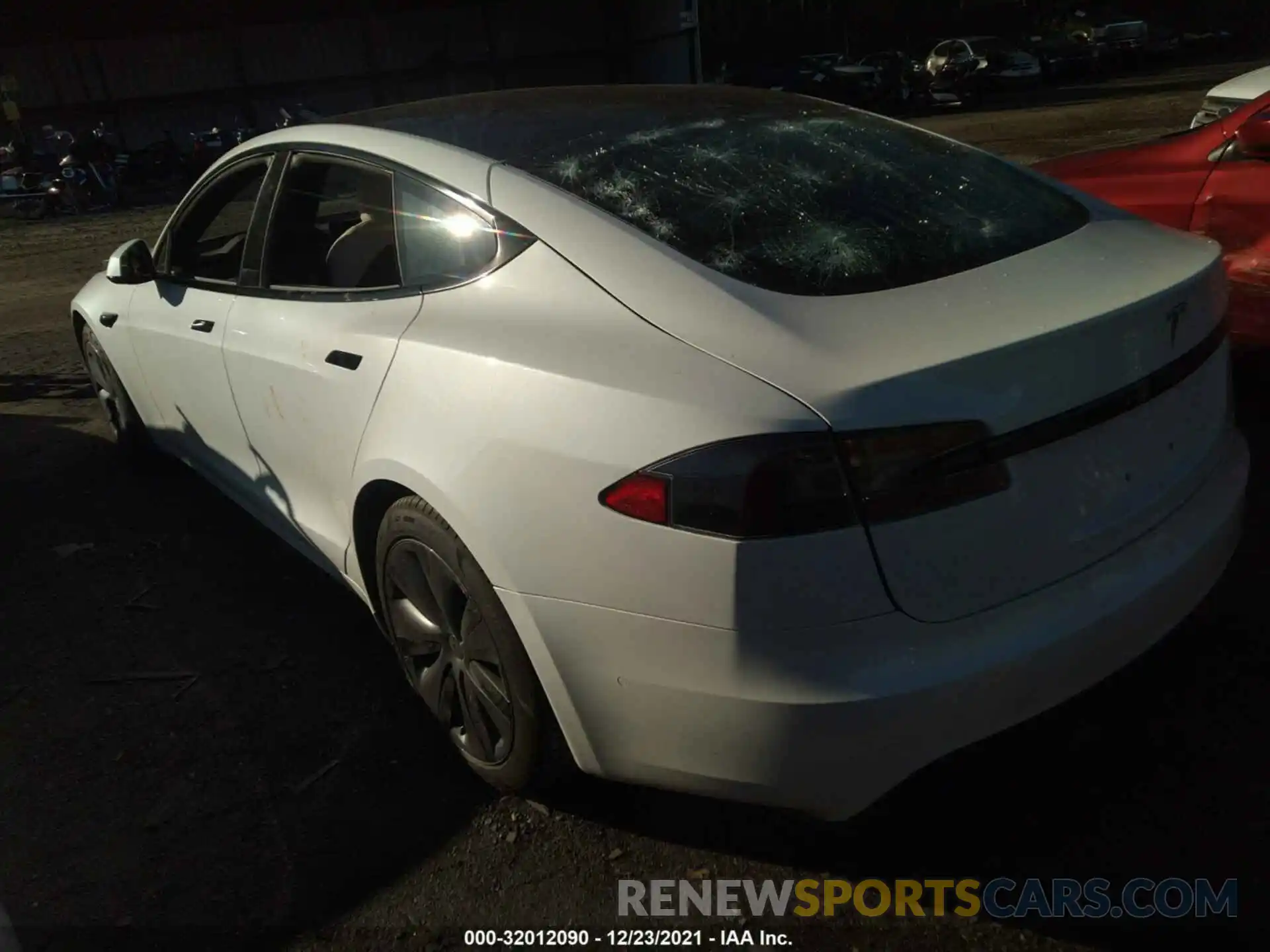 3 Photograph of a damaged car 5YJSA1E50MF440341 TESLA MODEL S 2021