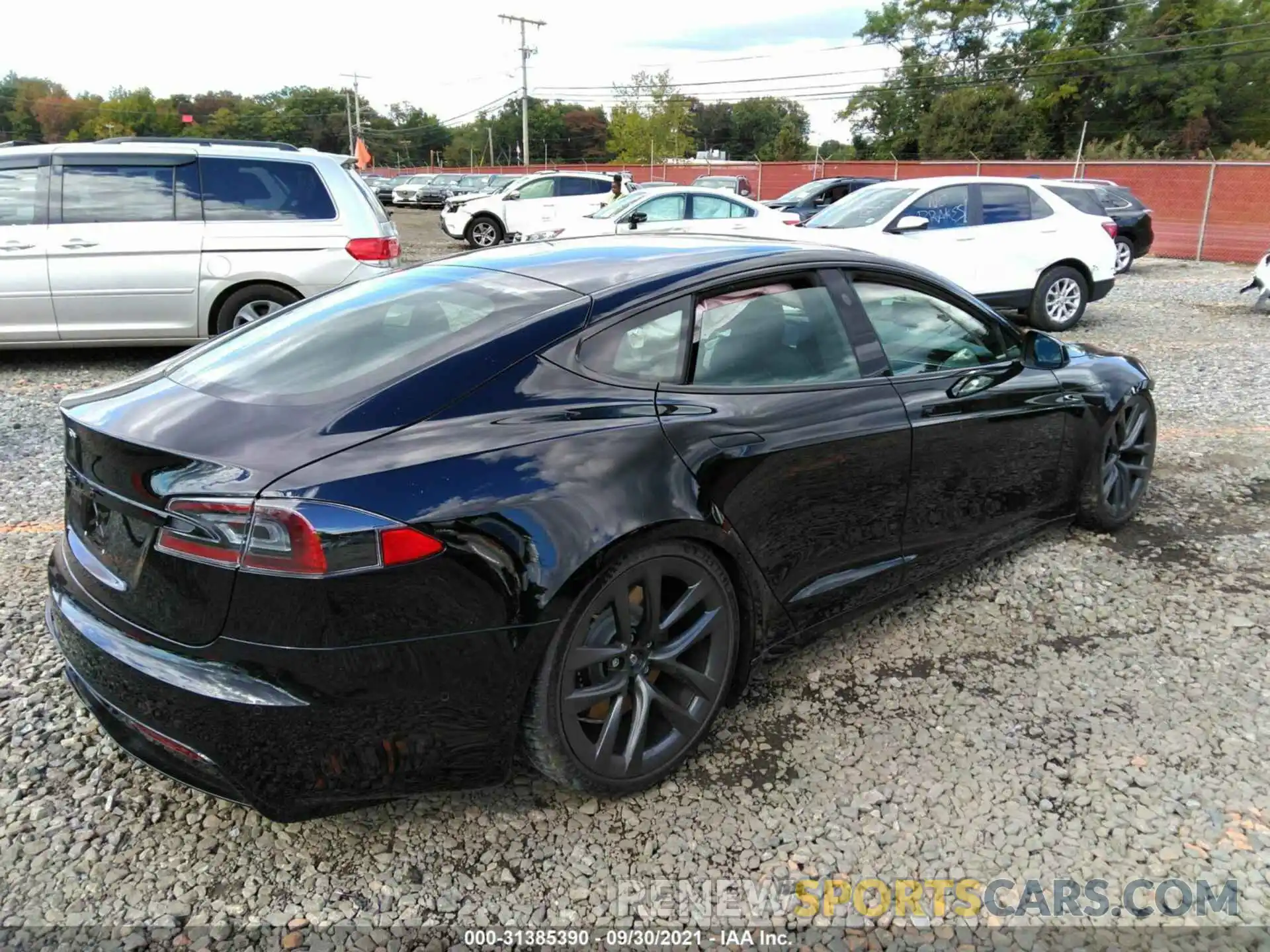 4 Photograph of a damaged car 5YJSA1E51MF436735 TESLA MODEL S 2021