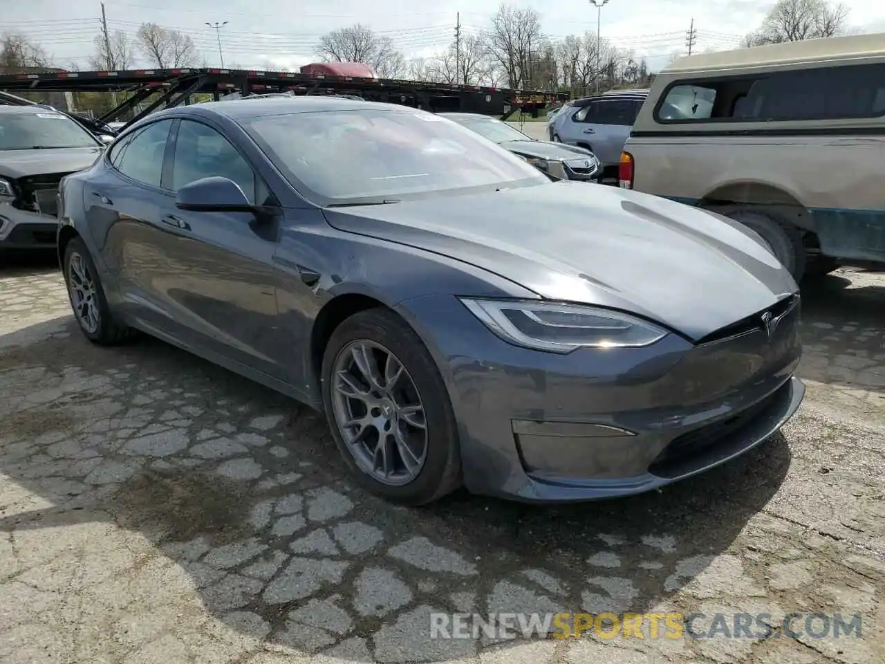 4 Photograph of a damaged car 5YJSA1E52MF432225 TESLA MODEL S 2021