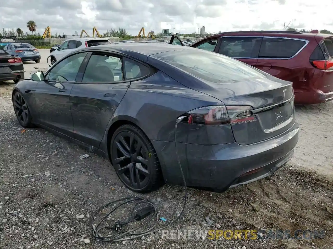 3 Photograph of a damaged car 5YJSA1E52MF451387 TESLA MODEL S 2021