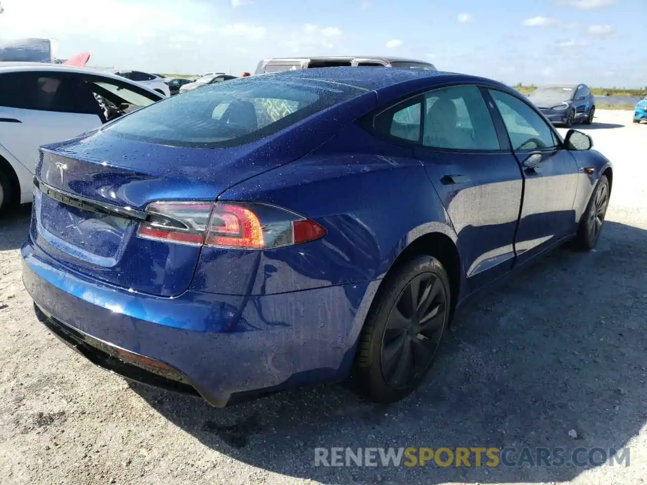 4 Photograph of a damaged car 5YJSA1E52MF454788 TESLA MODEL S 2021