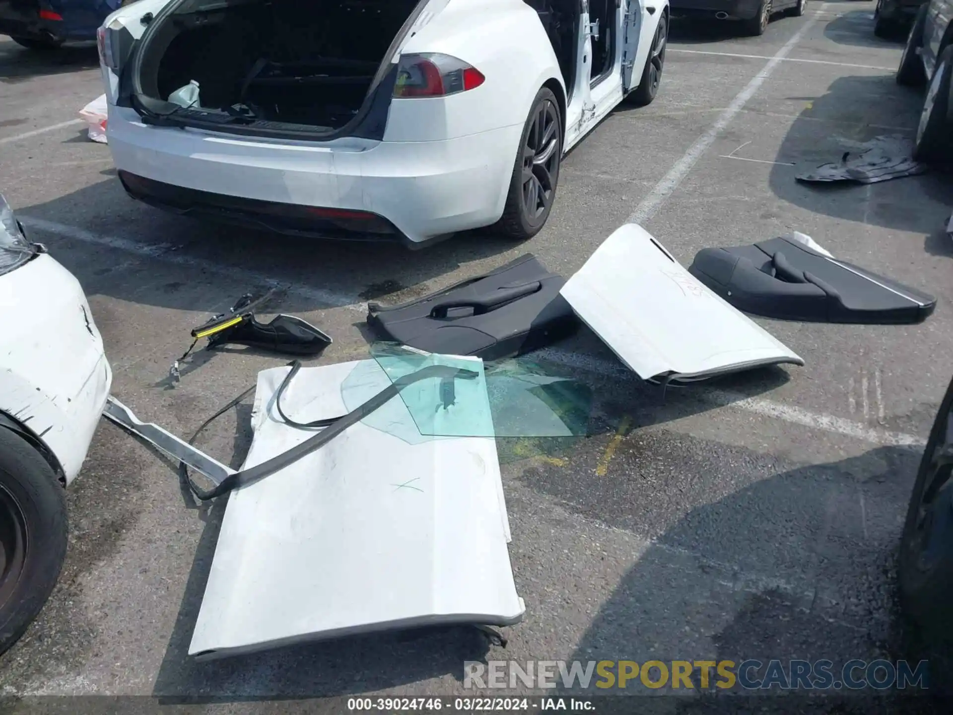 11 Photograph of a damaged car 5YJSA1E55MF428508 TESLA MODEL S 2021