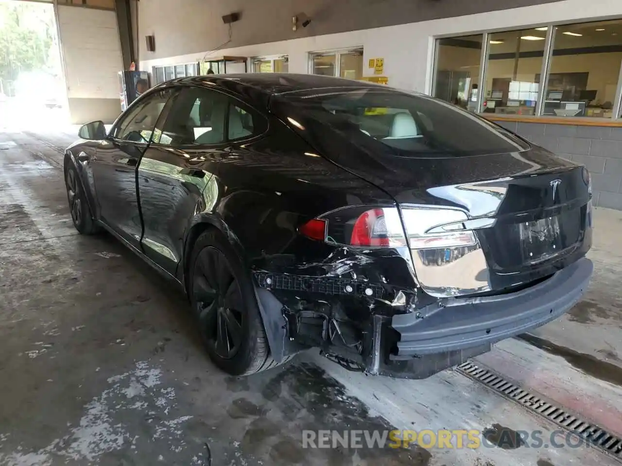 3 Photograph of a damaged car 5YJSA1E55MF441999 TESLA MODEL S 2021