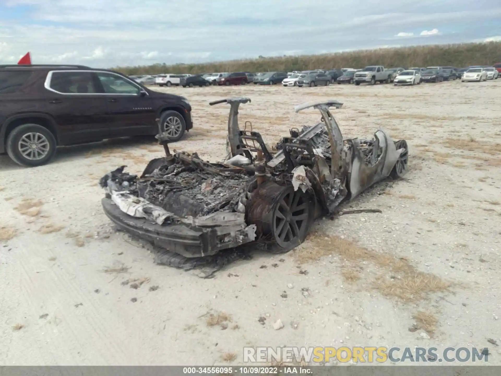 4 Photograph of a damaged car 5YJSA1E56MF435600 TESLA MODEL S 2021