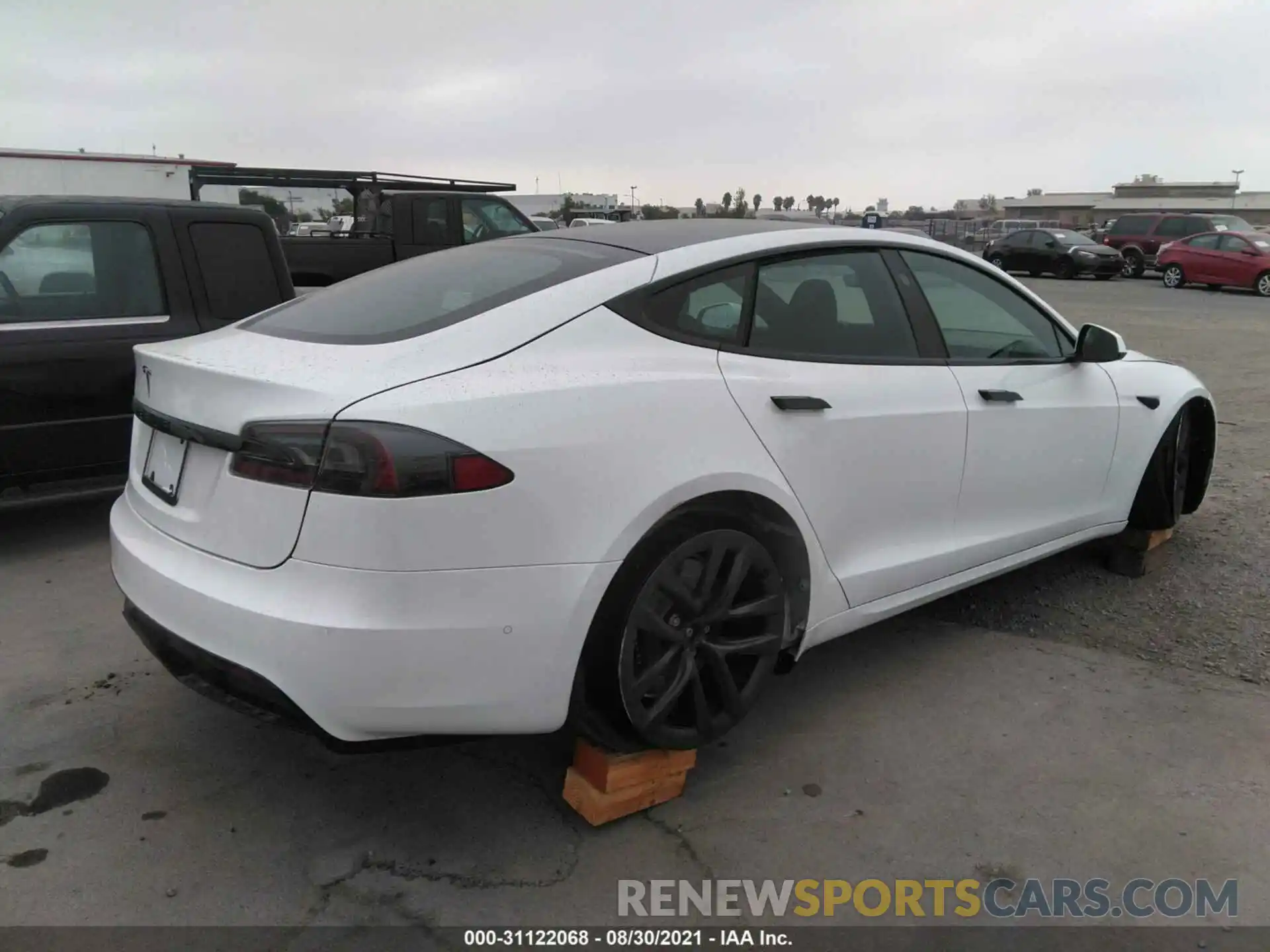 4 Photograph of a damaged car 5YJSA1E56MF436116 TESLA MODEL S 2021