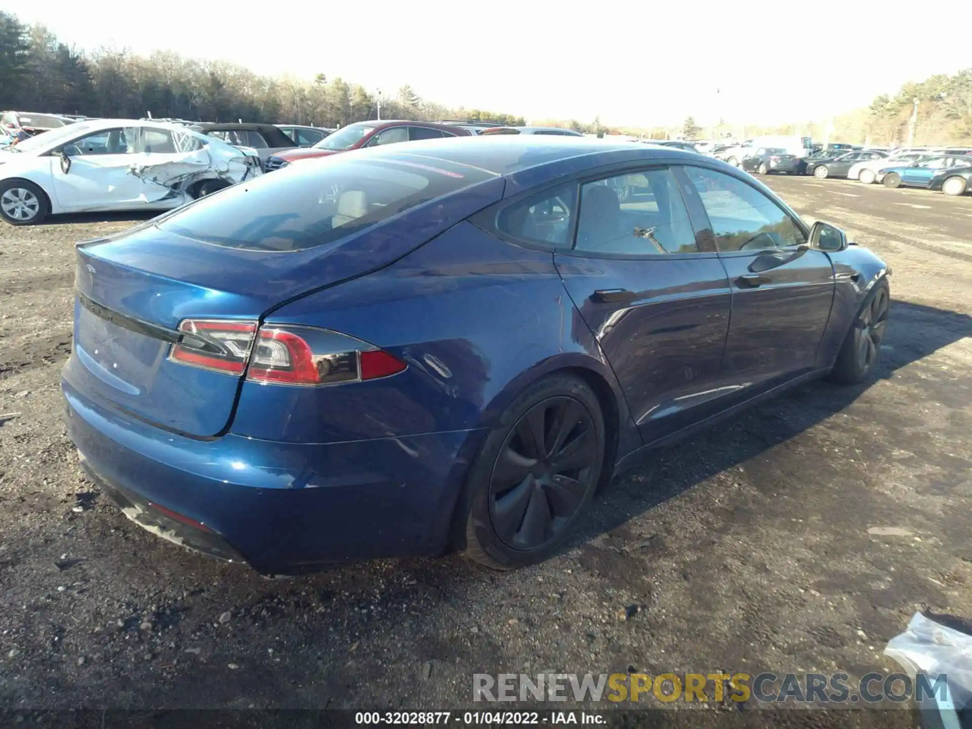 4 Photograph of a damaged car 5YJSA1E56MF439825 TESLA MODEL S 2021