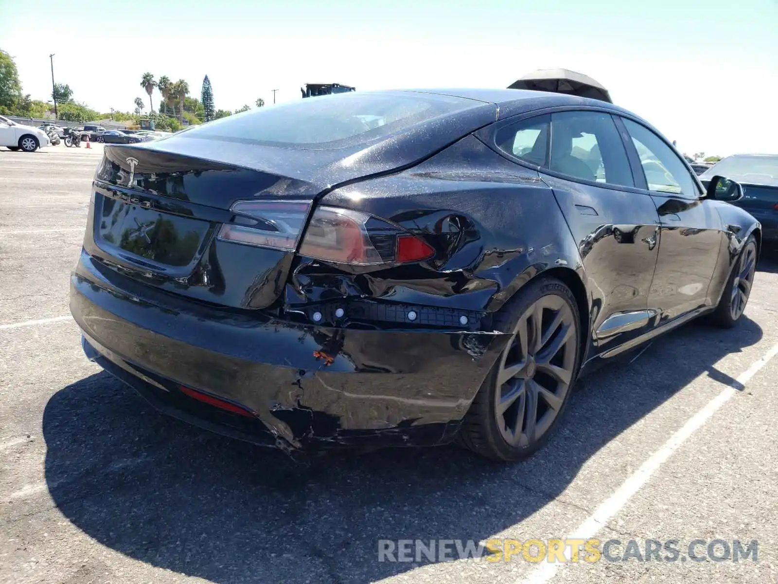 4 Photograph of a damaged car 5YJSA1E57MF432303 TESLA MODEL S 2021