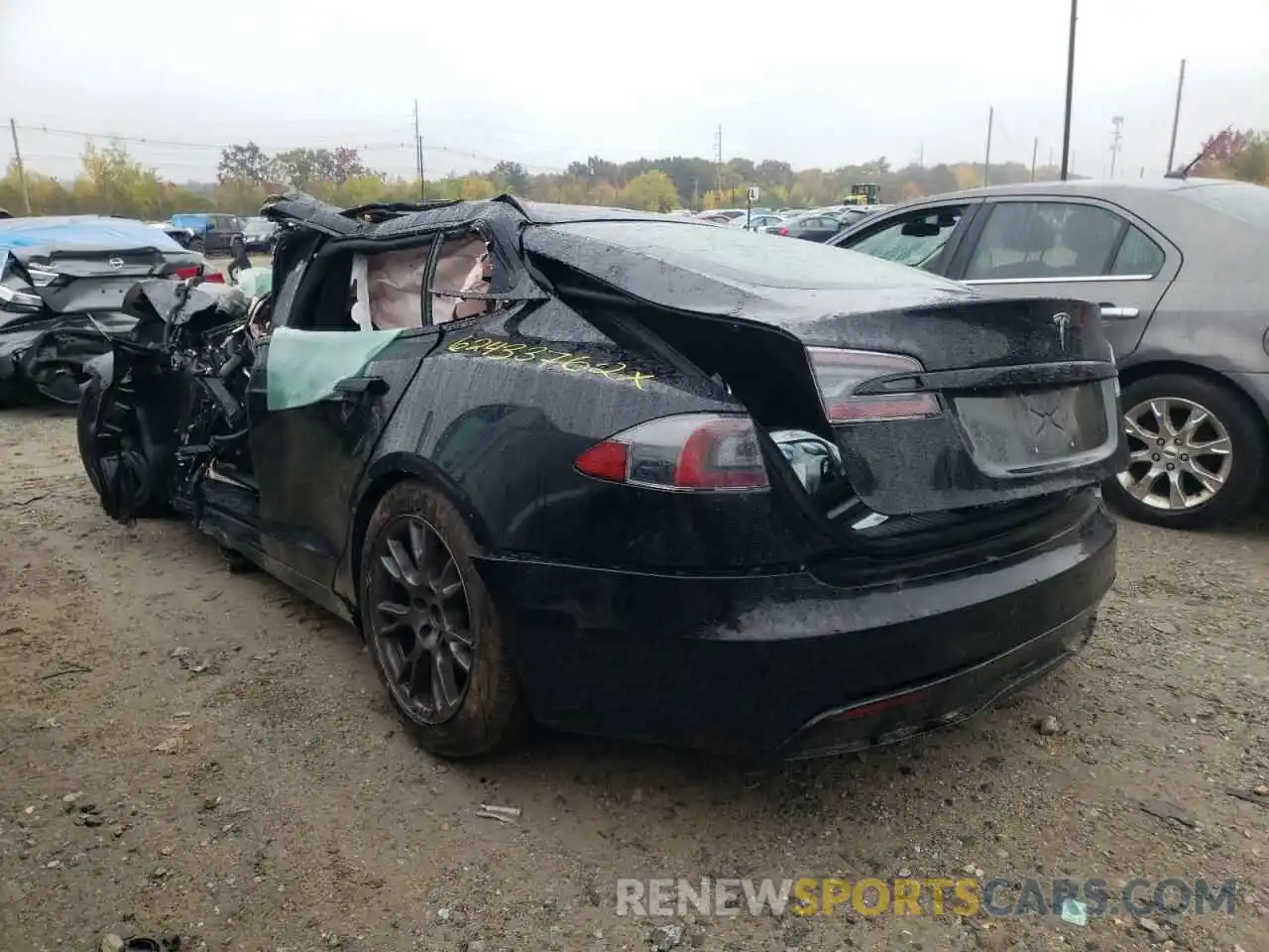 3 Photograph of a damaged car 5YJSA1E57MF455547 TESLA MODEL S 2021