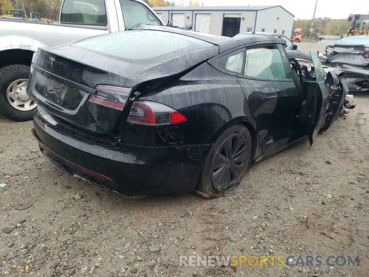 4 Photograph of a damaged car 5YJSA1E57MF455547 TESLA MODEL S 2021