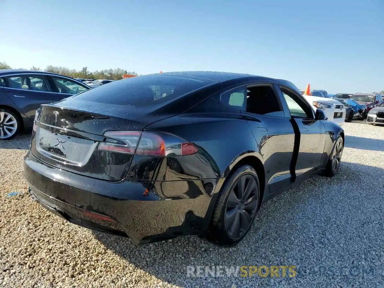 4 Photograph of a damaged car 5YJSA1E58MF455427 TESLA MODEL S 2021