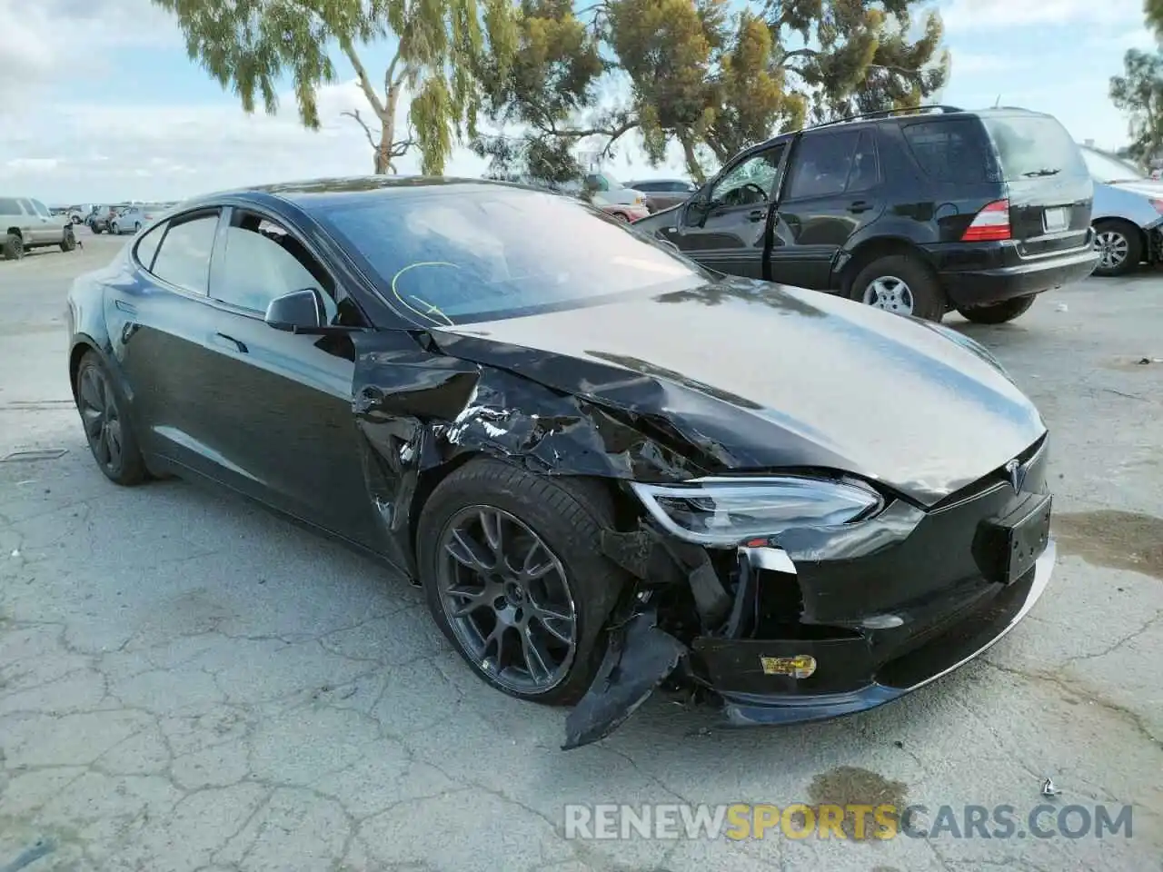 1 Photograph of a damaged car 5YJSA1E59MF443674 TESLA MODEL S 2021