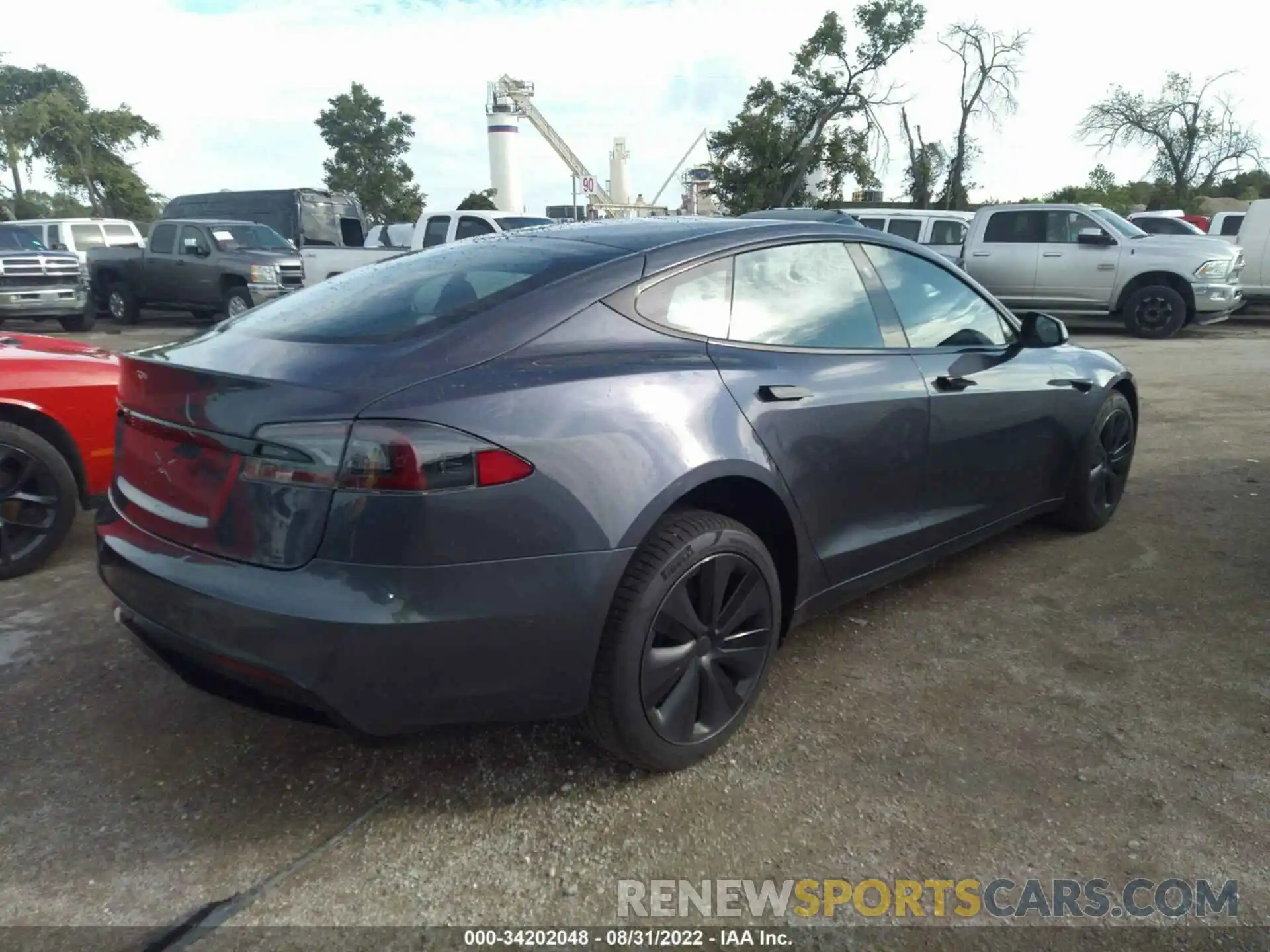 4 Photograph of a damaged car 5YJSA1E59MF455453 TESLA MODEL S 2021