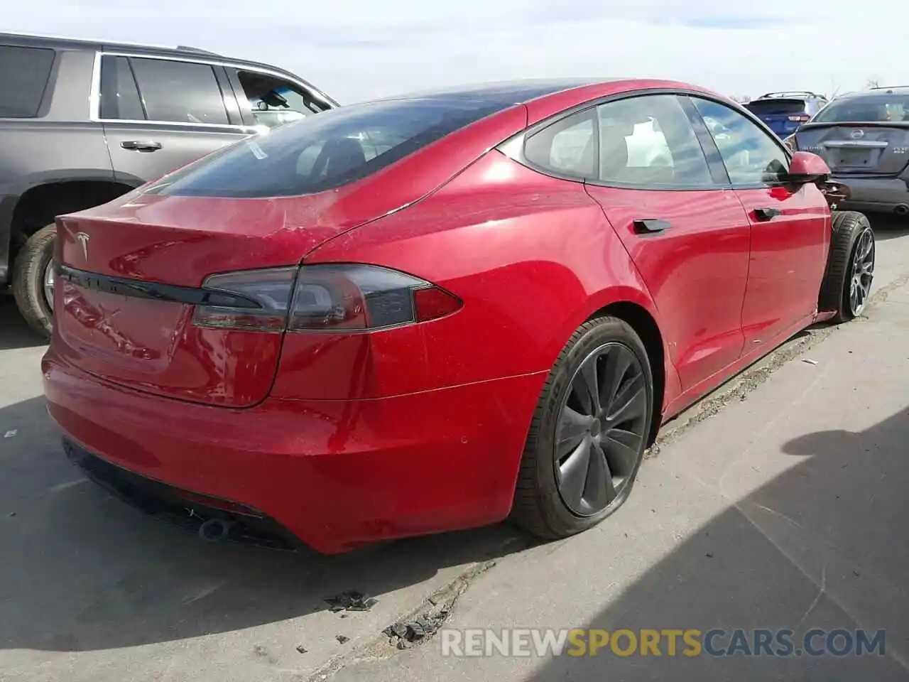 4 Photograph of a damaged car 5YJSA1E5XMF456546 TESLA MODEL S 2021