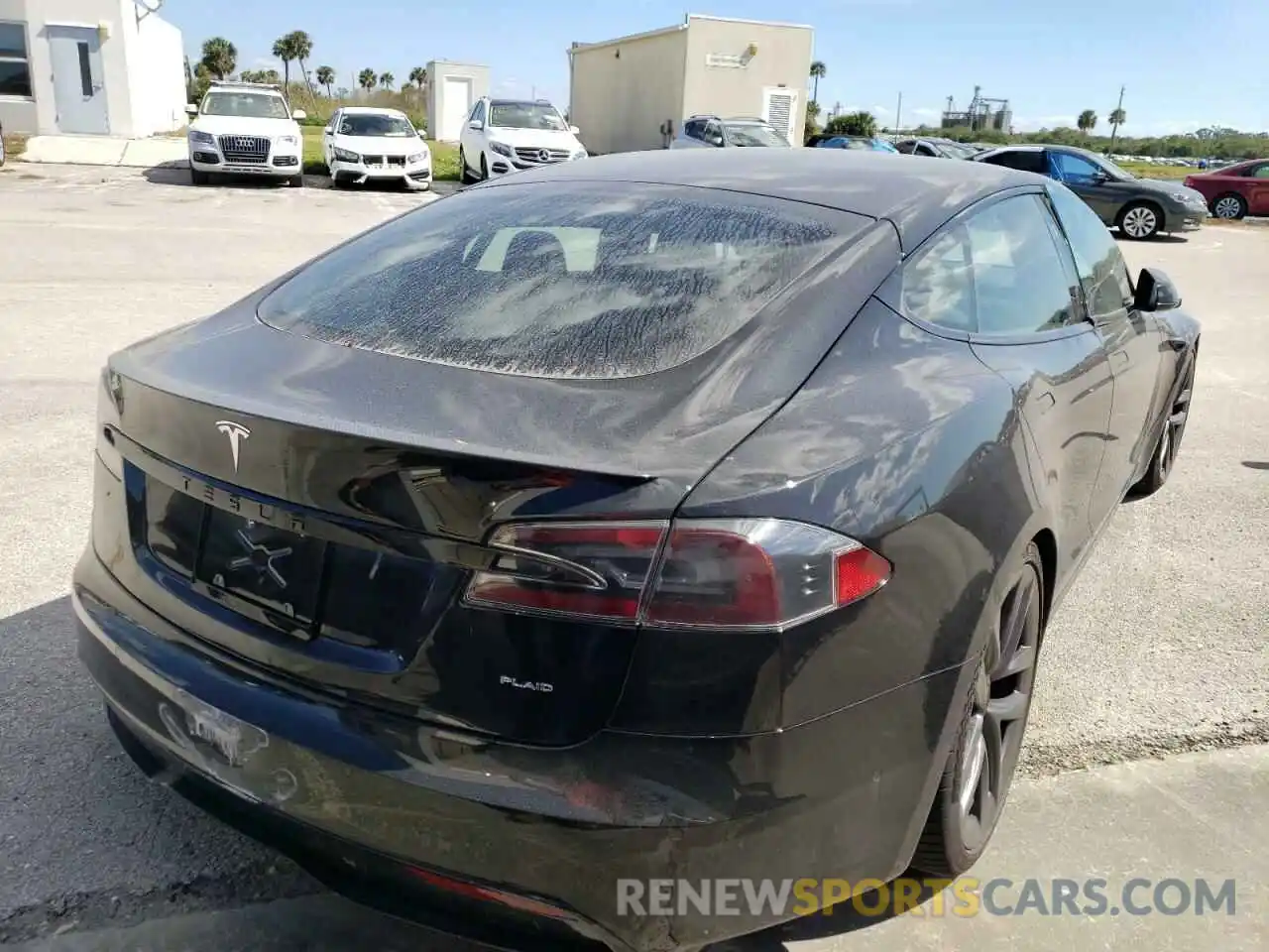 4 Photograph of a damaged car 5YJSA1E60MF435679 TESLA MODEL S 2021