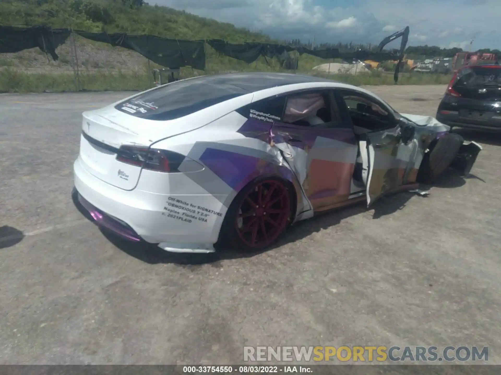 4 Photograph of a damaged car 5YJSA1E60MF450876 TESLA MODEL S 2021