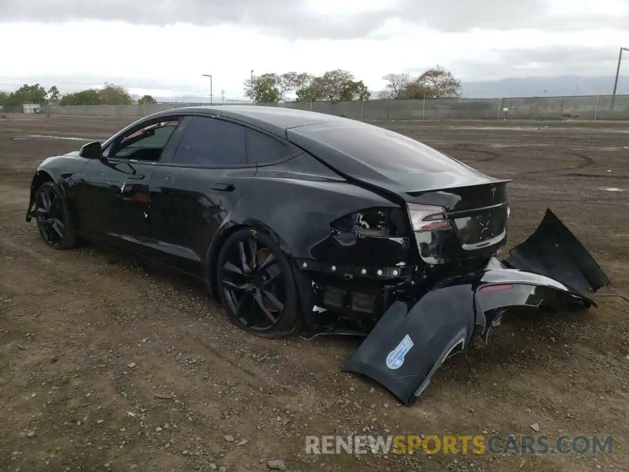 3 Photograph of a damaged car 5YJSA1E61MF443824 TESLA MODEL S 2021