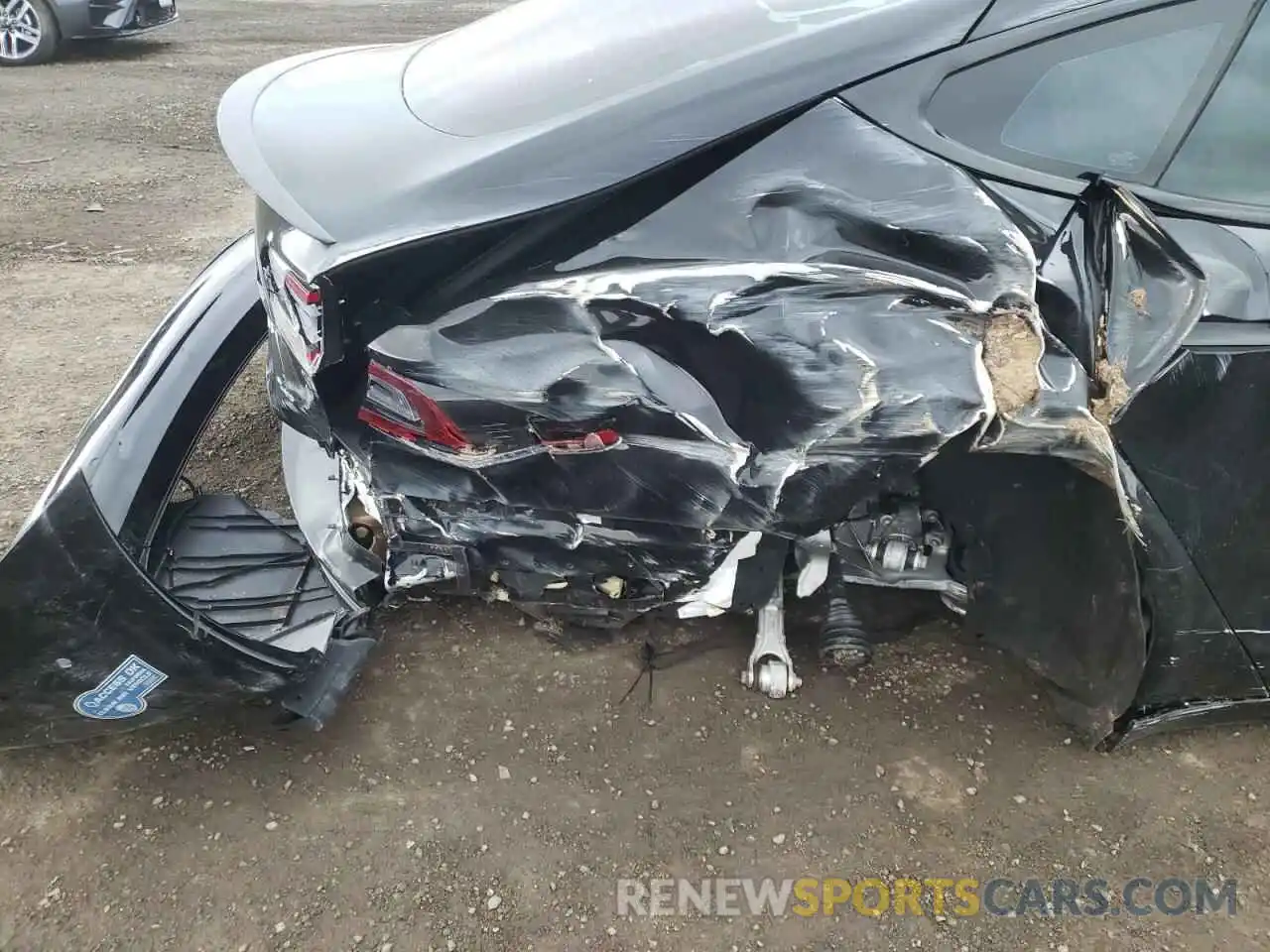 9 Photograph of a damaged car 5YJSA1E61MF443824 TESLA MODEL S 2021