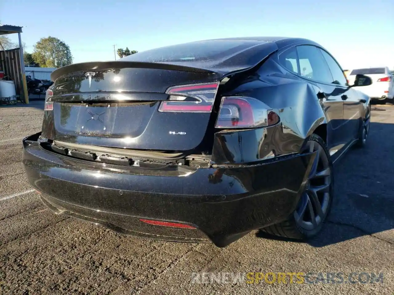 4 Photograph of a damaged car 5YJSA1E61MF454418 TESLA MODEL S 2021