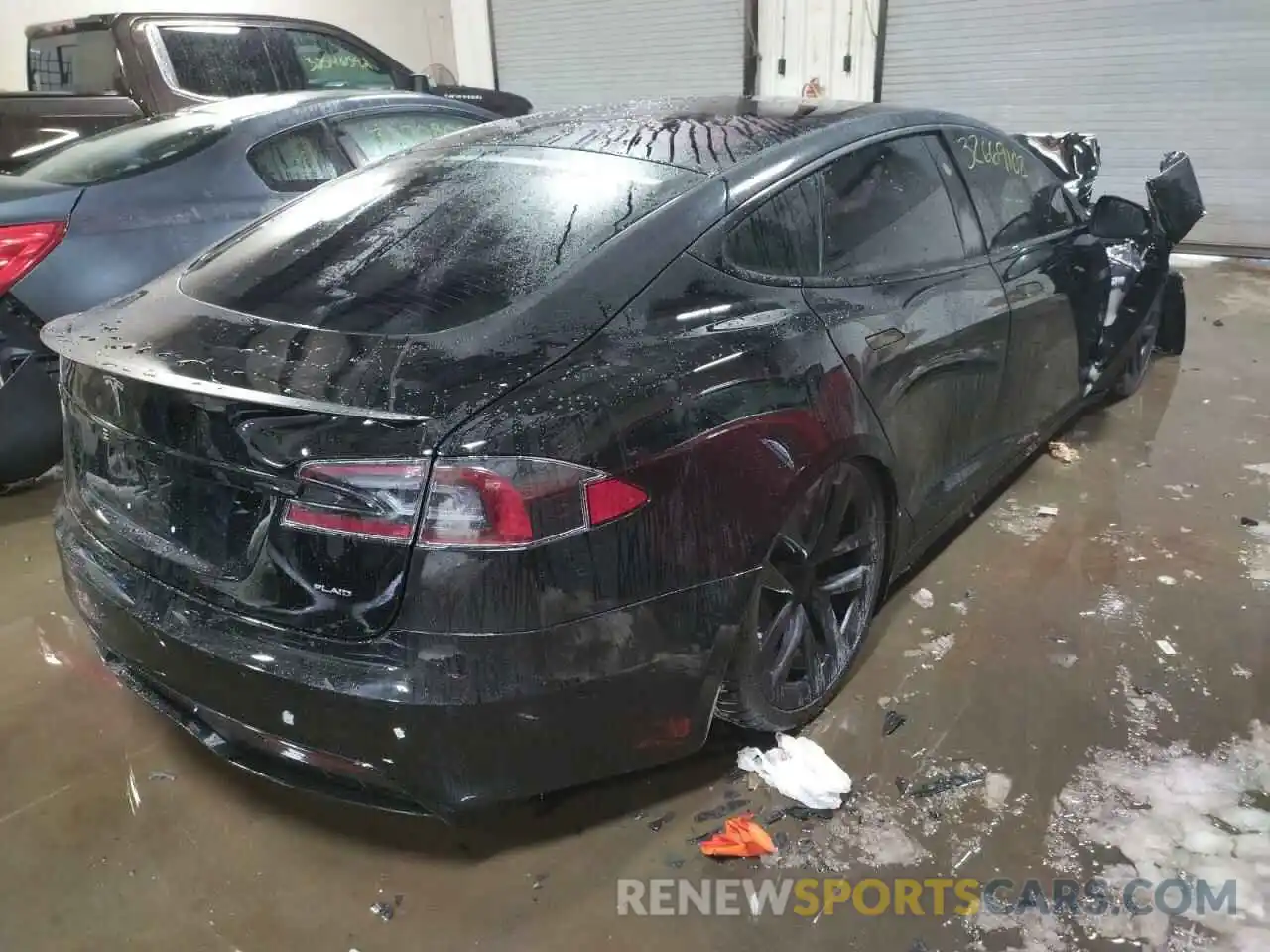 4 Photograph of a damaged car 5YJSA1E61MF454693 TESLA MODEL S 2021