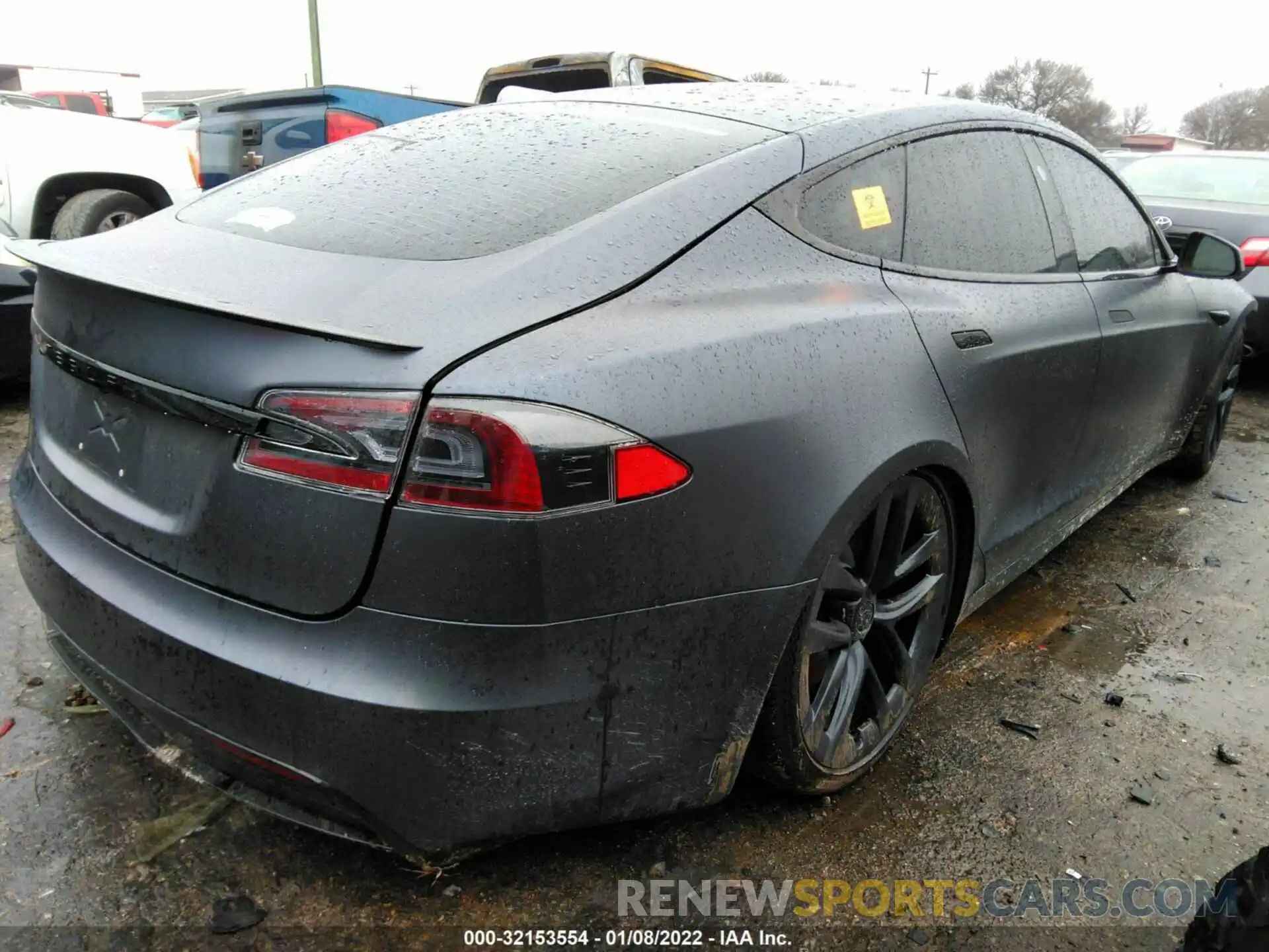 4 Photograph of a damaged car 5YJSA1E63MF431710 TESLA MODEL S 2021