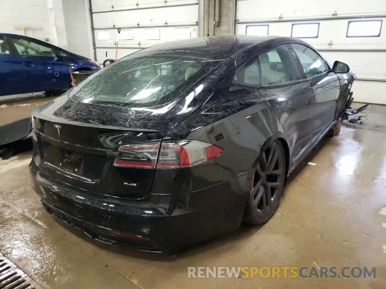 4 Photograph of a damaged car 5YJSA1E63MF432050 TESLA MODEL S 2021