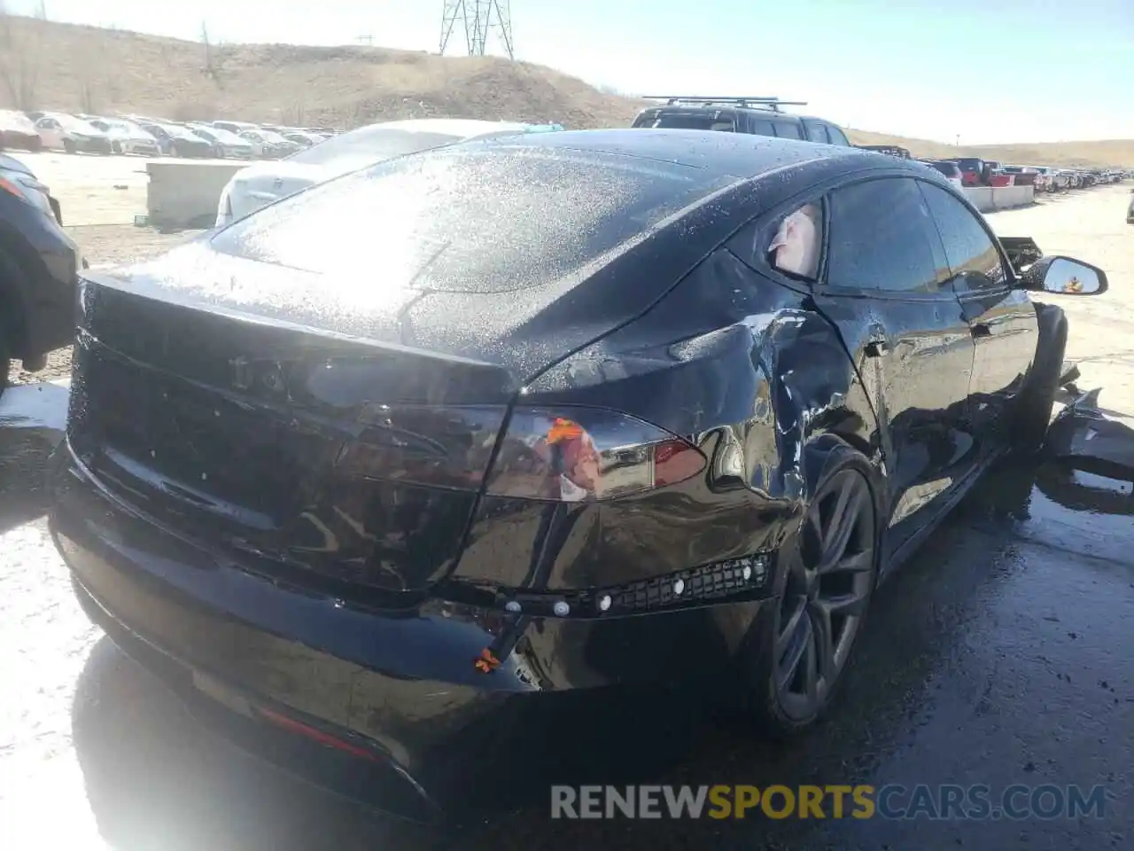 4 Photograph of a damaged car 5YJSA1E63MF433229 TESLA MODEL S 2021