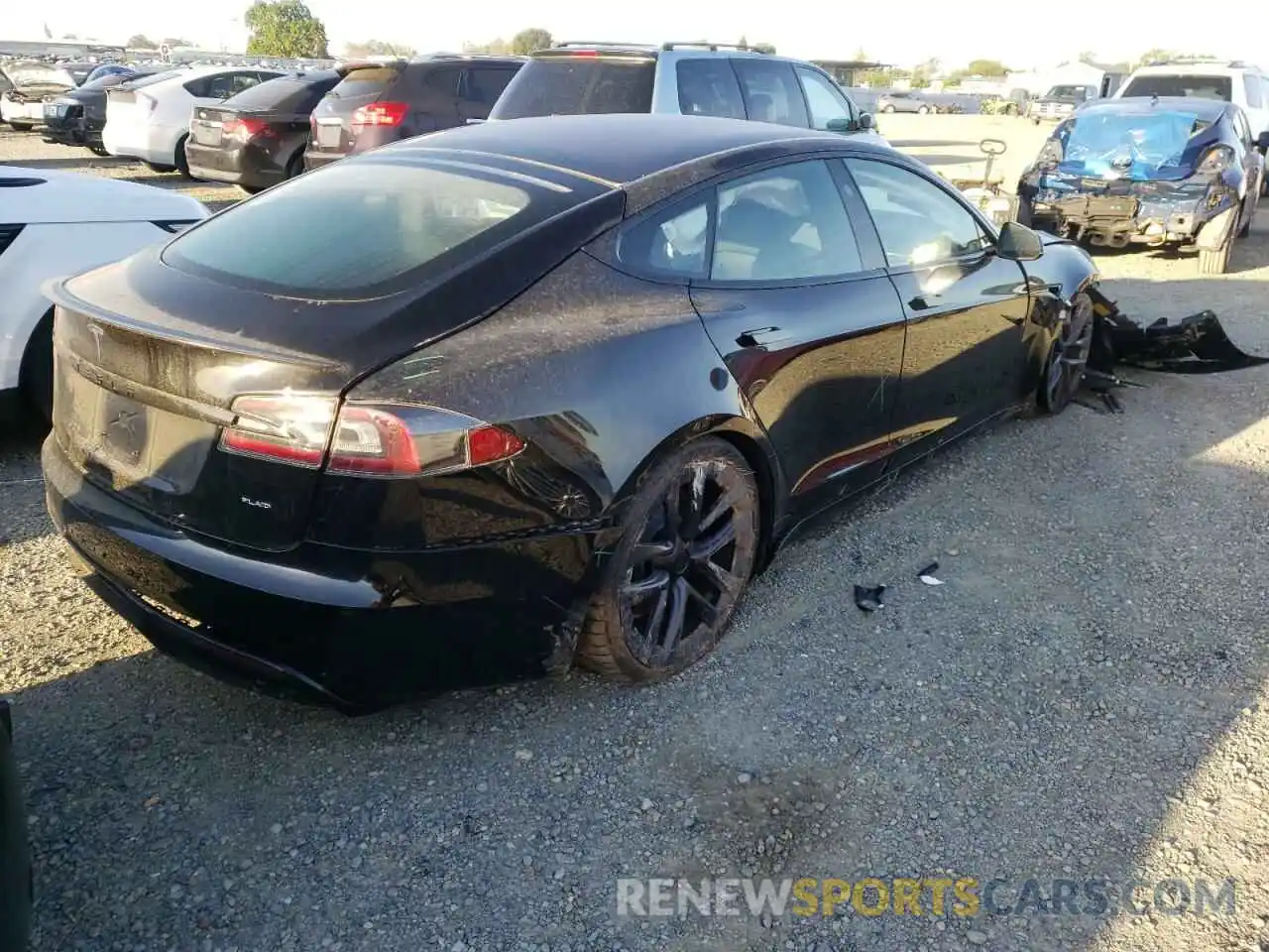 4 Photograph of a damaged car 5YJSA1E64MF452629 TESLA MODEL S 2021