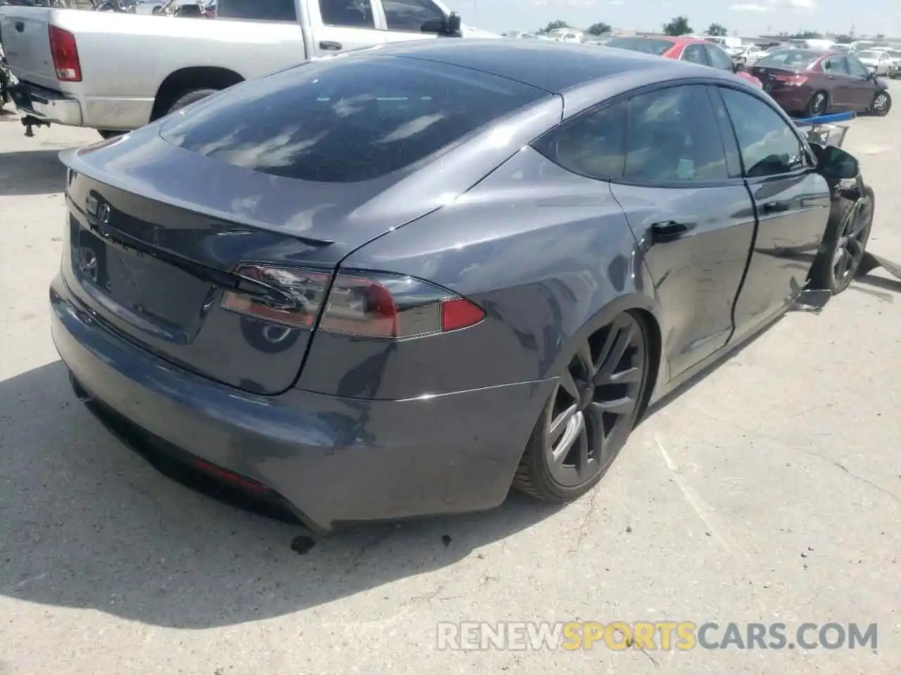 4 Photograph of a damaged car 5YJSA1E65MF453112 TESLA MODEL S 2021