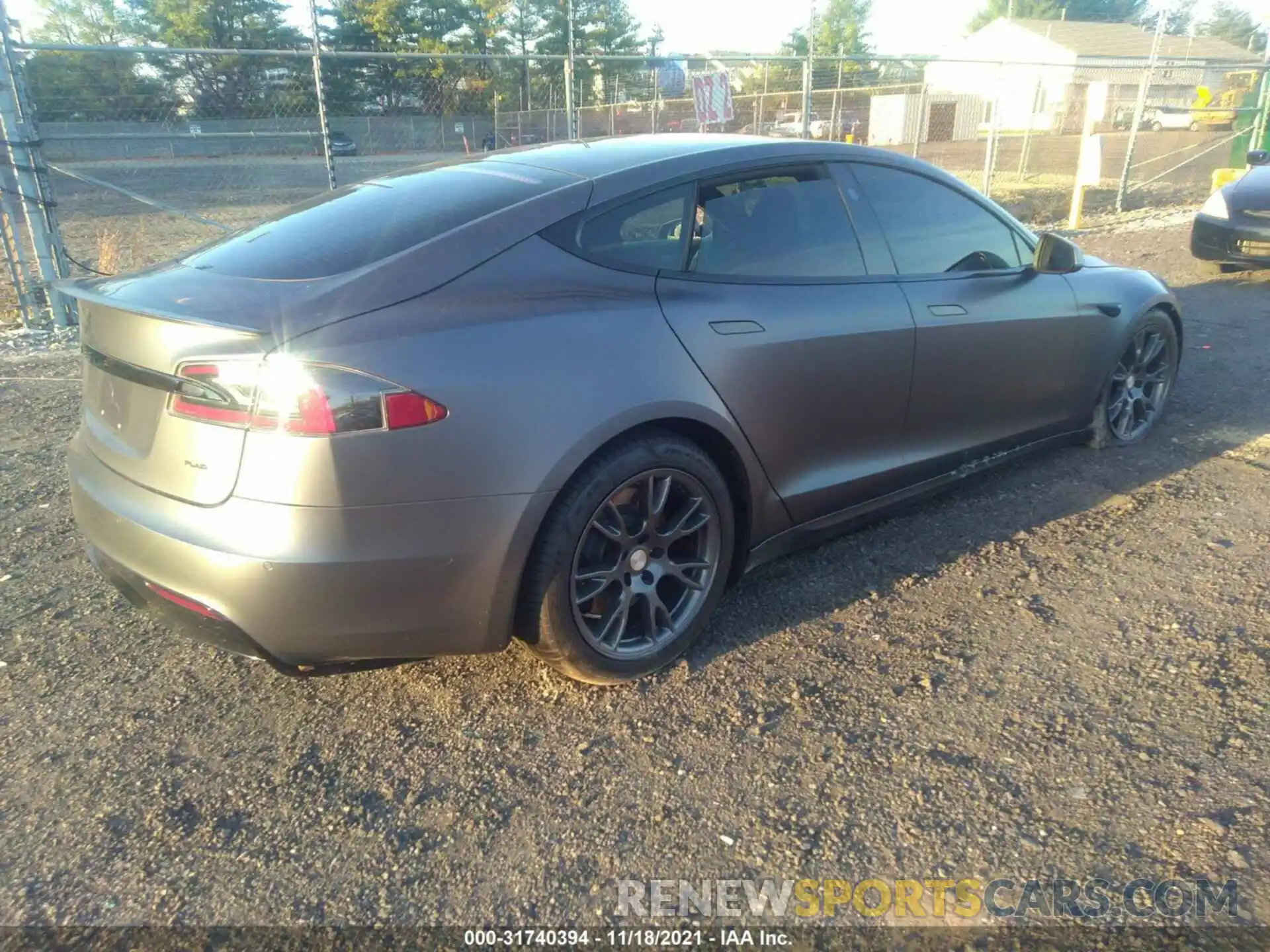 4 Photograph of a damaged car 5YJSA1E66MF441213 TESLA MODEL S 2021